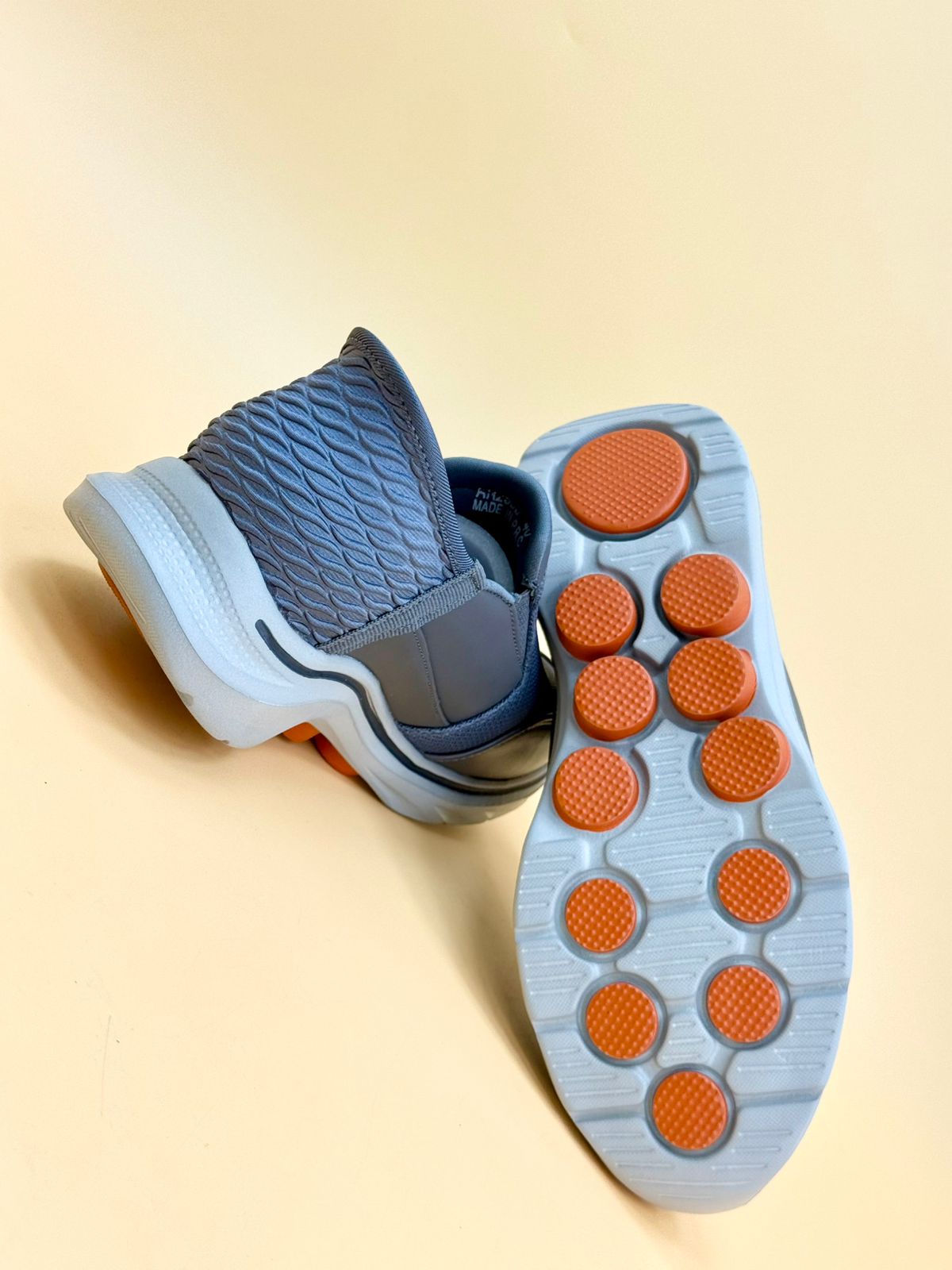 NEW , MEN SHOES M982