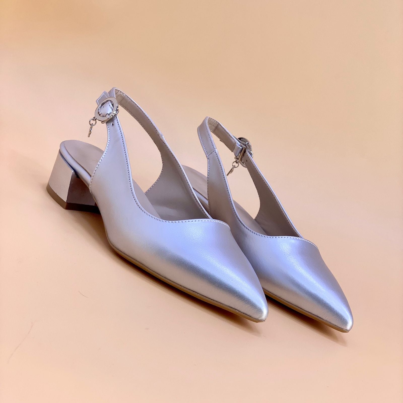 NEW , WOMEN SHOES HEELS W459