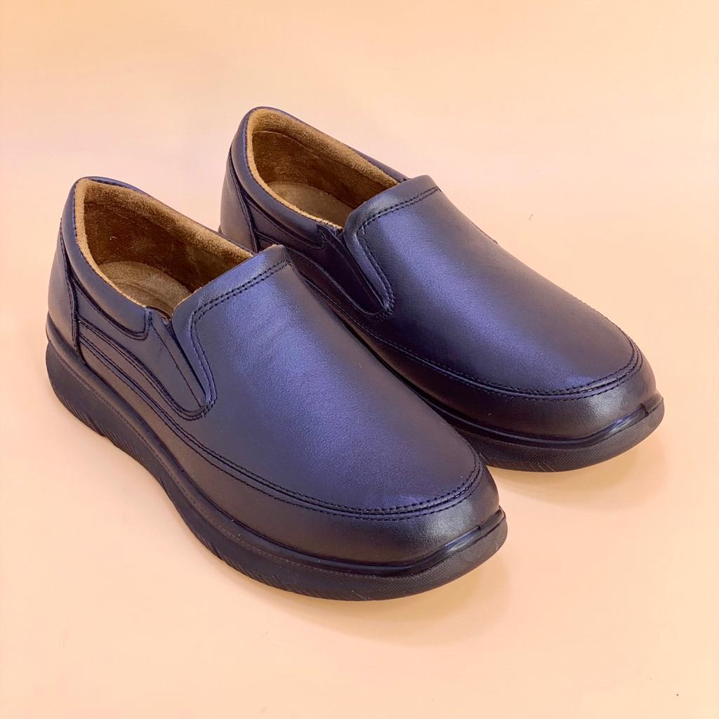 NEW , MEN SHOES M235, MADE IN CHINA