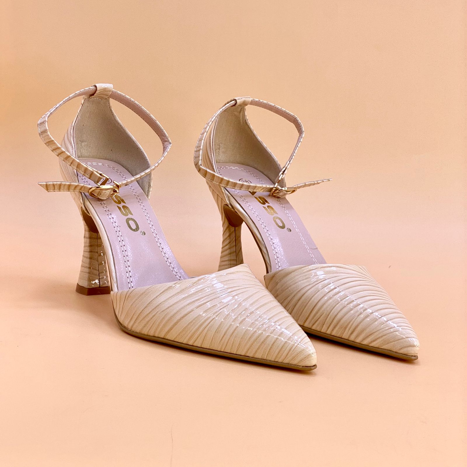 NEW , WOMEN SHOES HEELS W481
