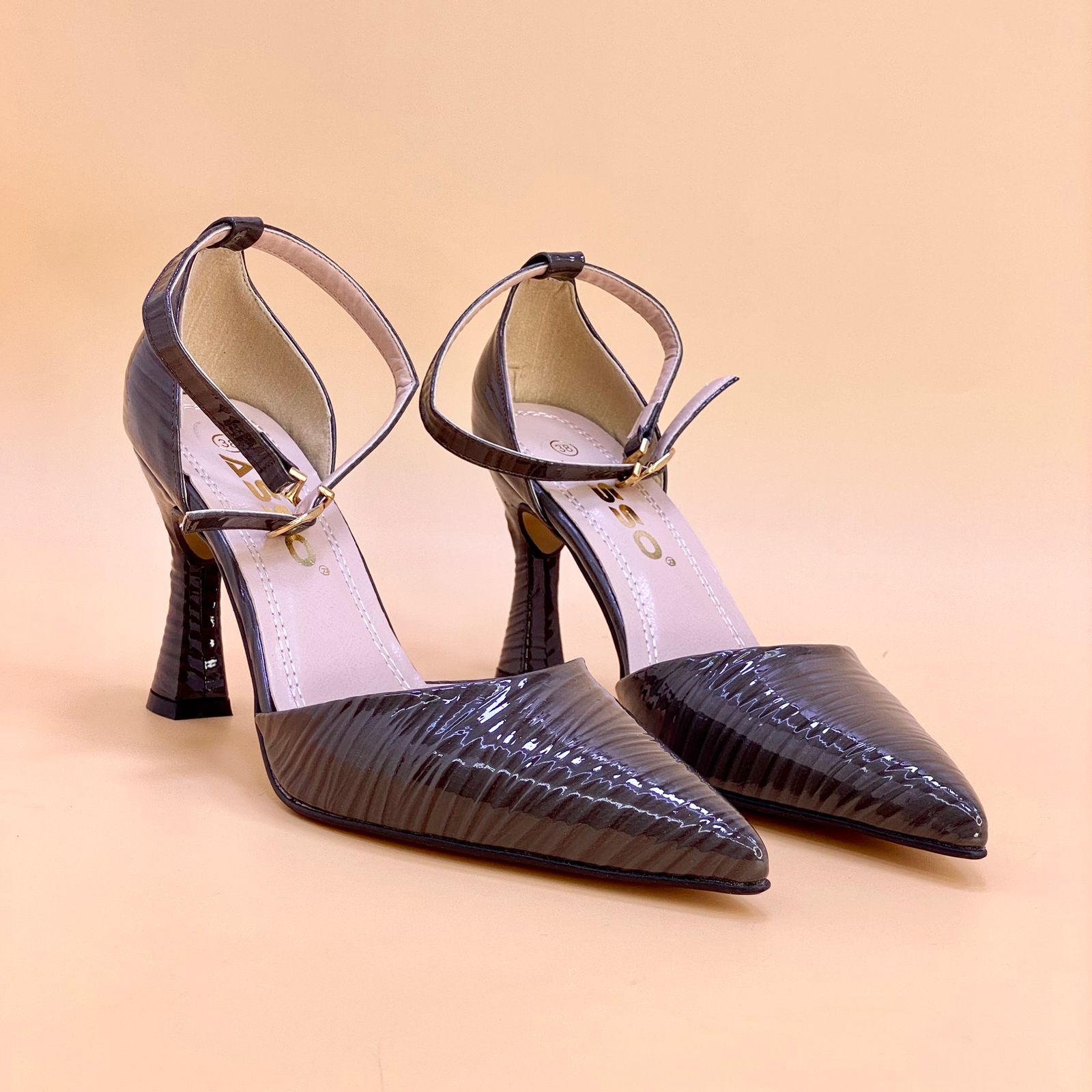 NEW , WOMEN SHOES HEELS W481