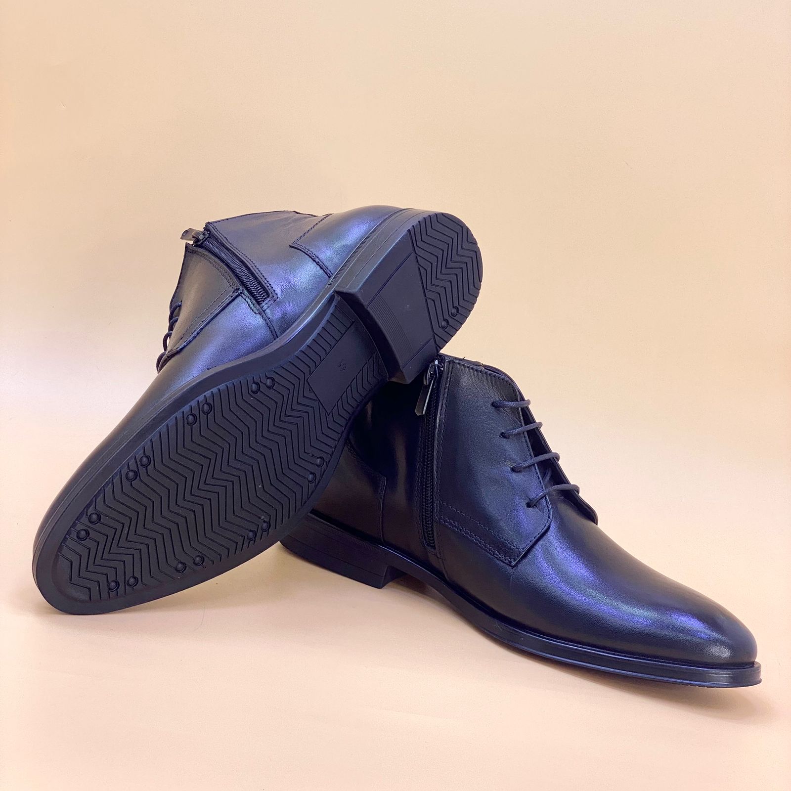 NEW , MADE IN TURKEY GENUINE LEATHER MEN BOOTS M42
