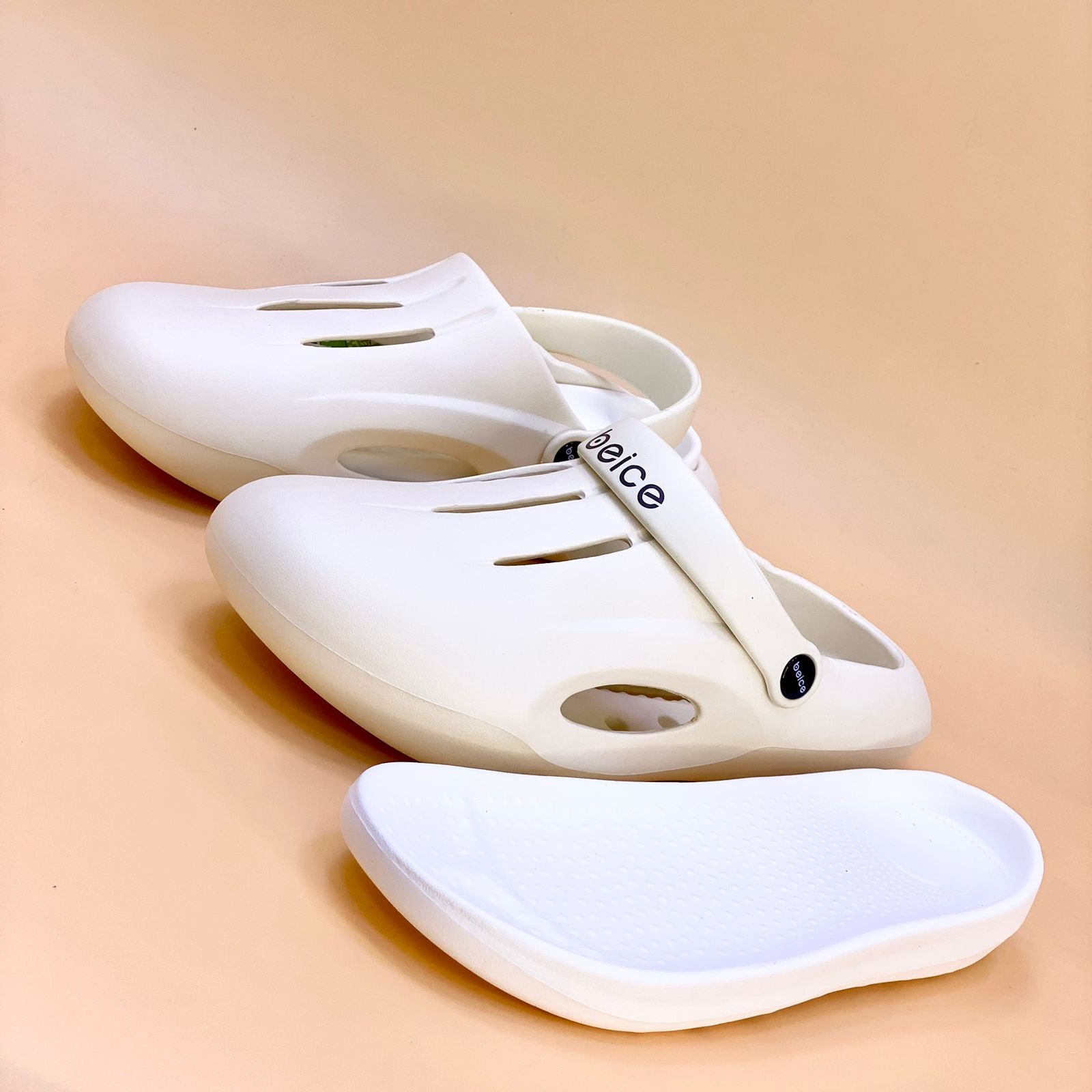 NEW , MEN SLIPPER M1002, MADE IN CHINA