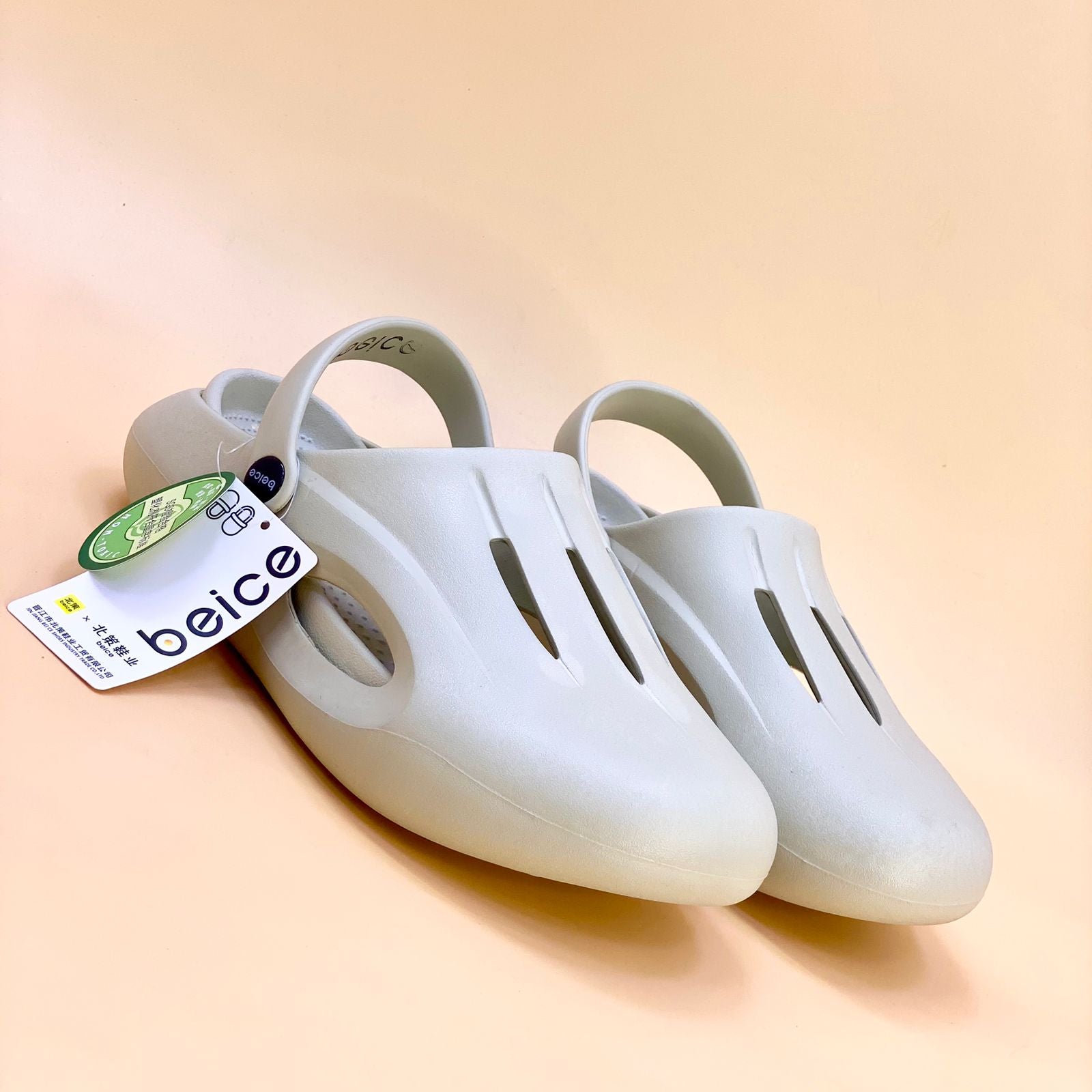 NEW , MEN SLIPPER M1002, MADE IN CHINA