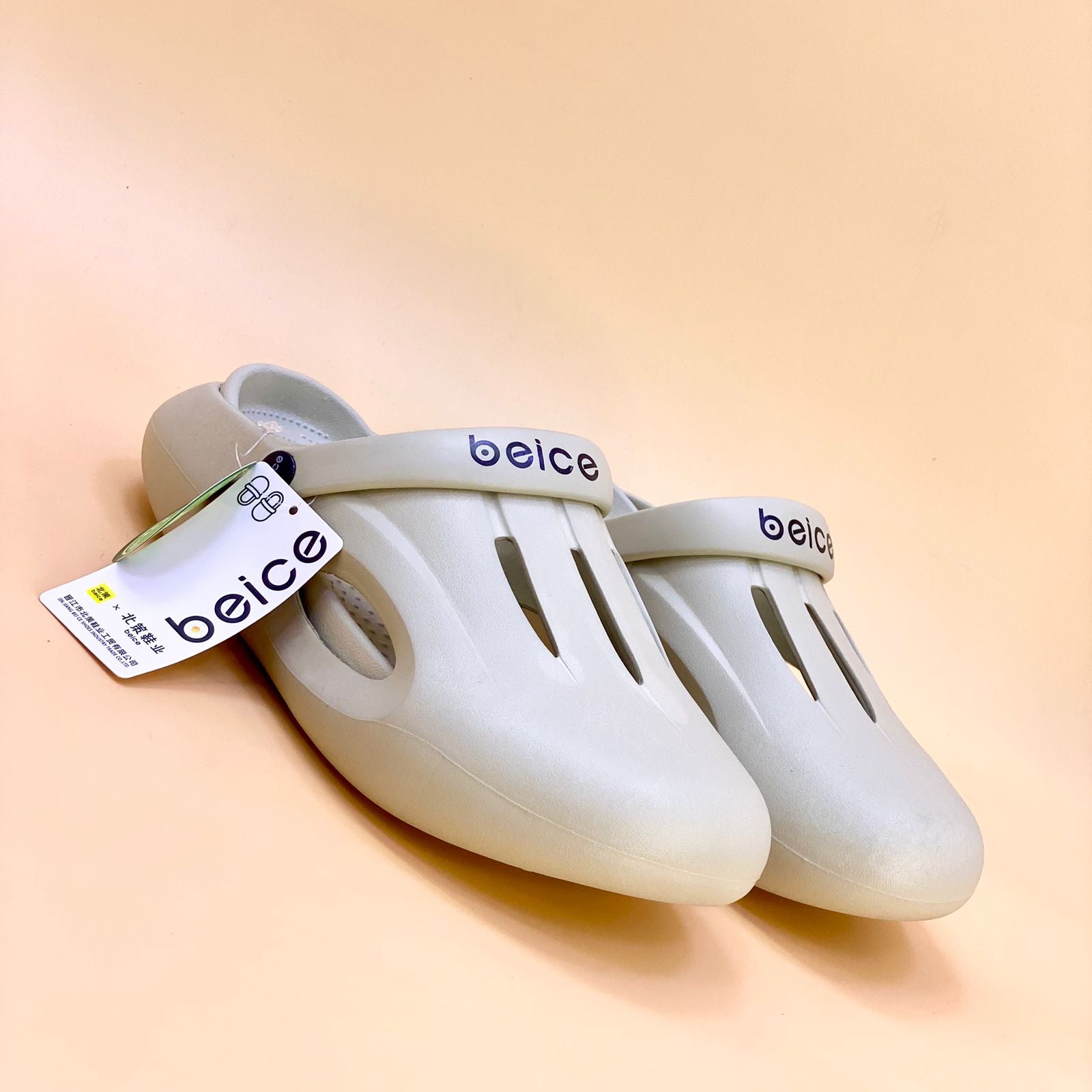 NEW , MEN SLIPPER M1002, MADE IN CHINA