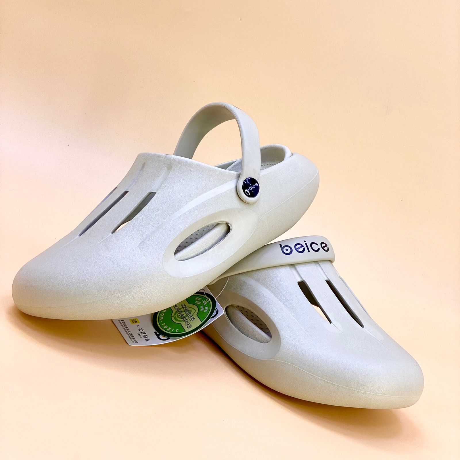 NEW , MEN SLIPPER M1002, MADE IN CHINA