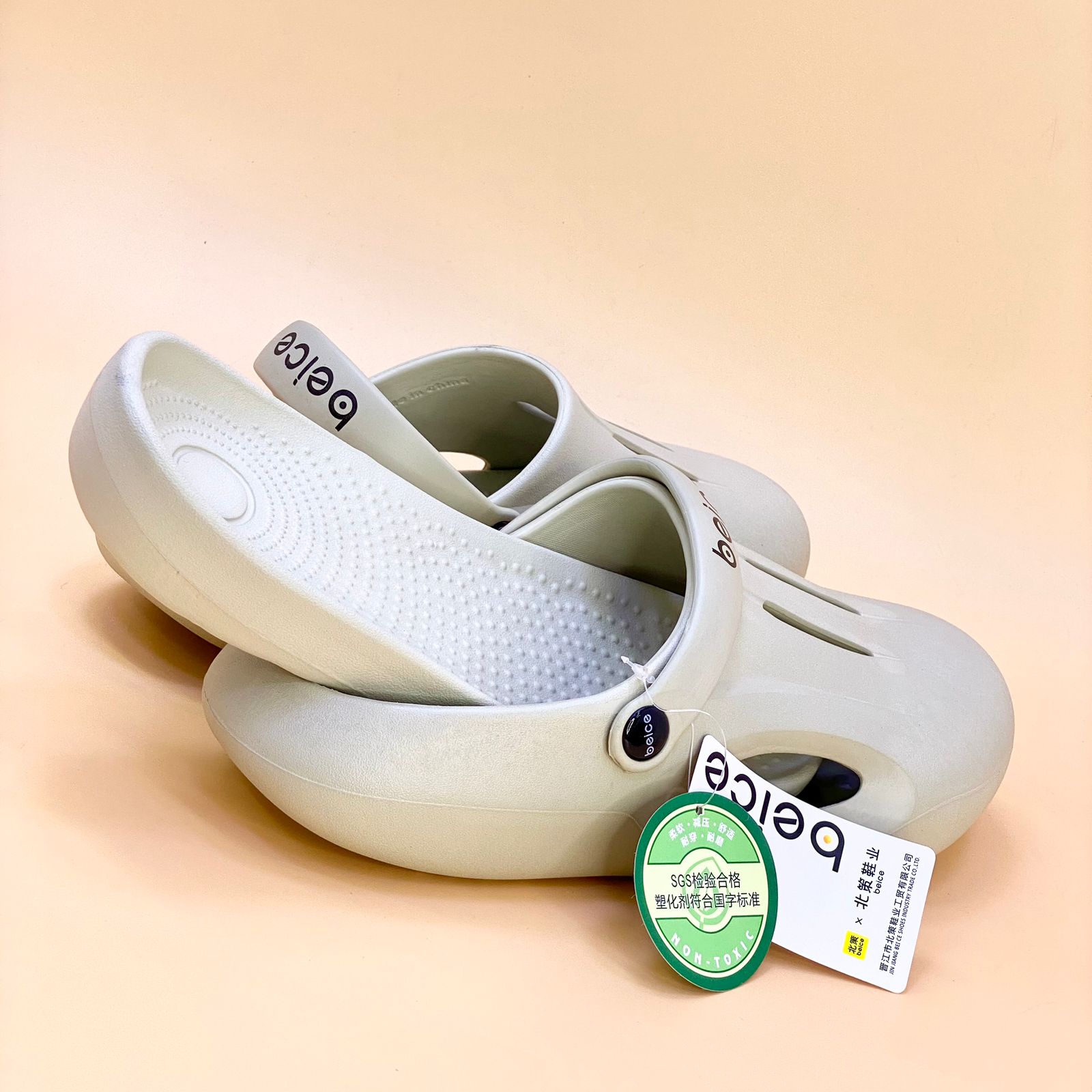 NEW , MEN SLIPPER M1002, MADE IN CHINA