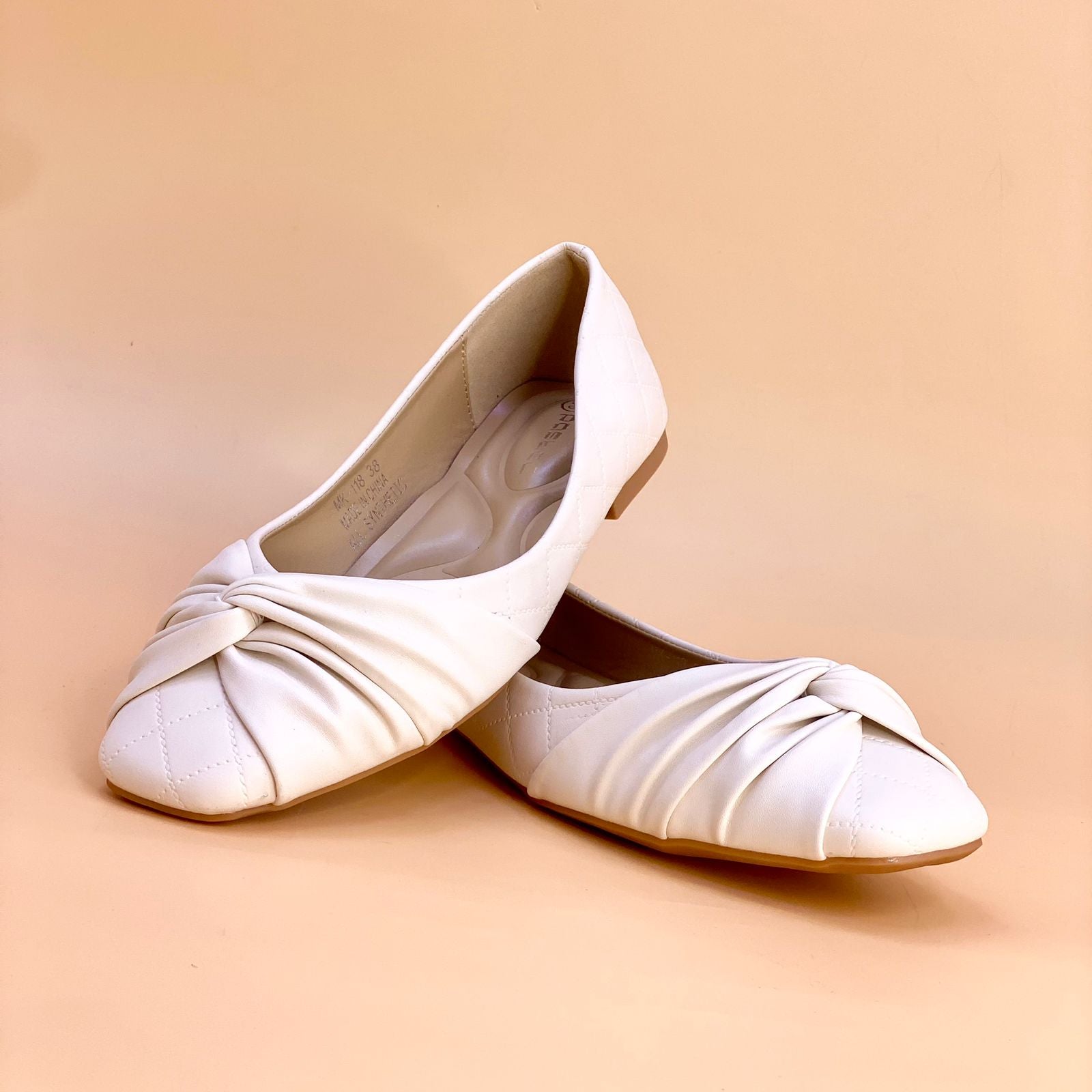 NEW , WOMEN FLAT SHOES W239