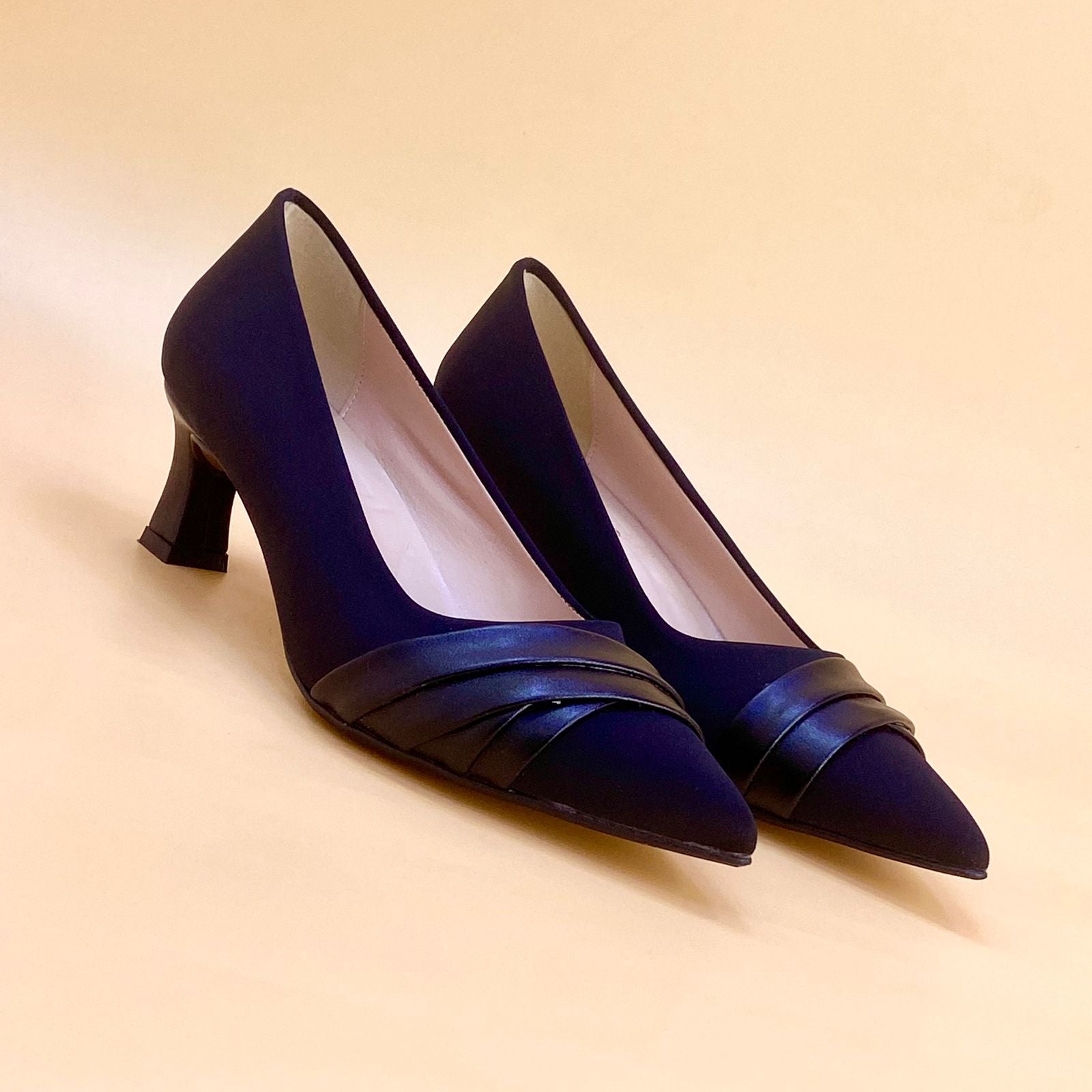 WOMEN SHOES HEELS W660