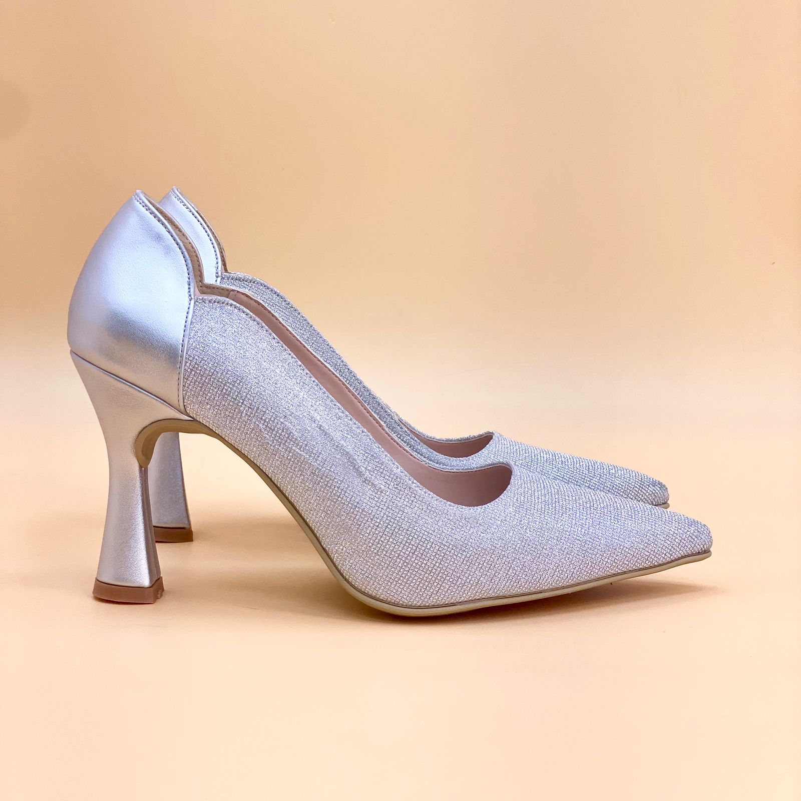 NEW , WOMEN SHOES HEELS W640