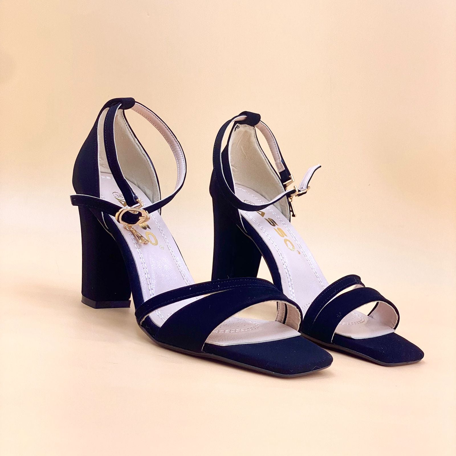 NEW ,  WOMEN SHOES HEELS W639