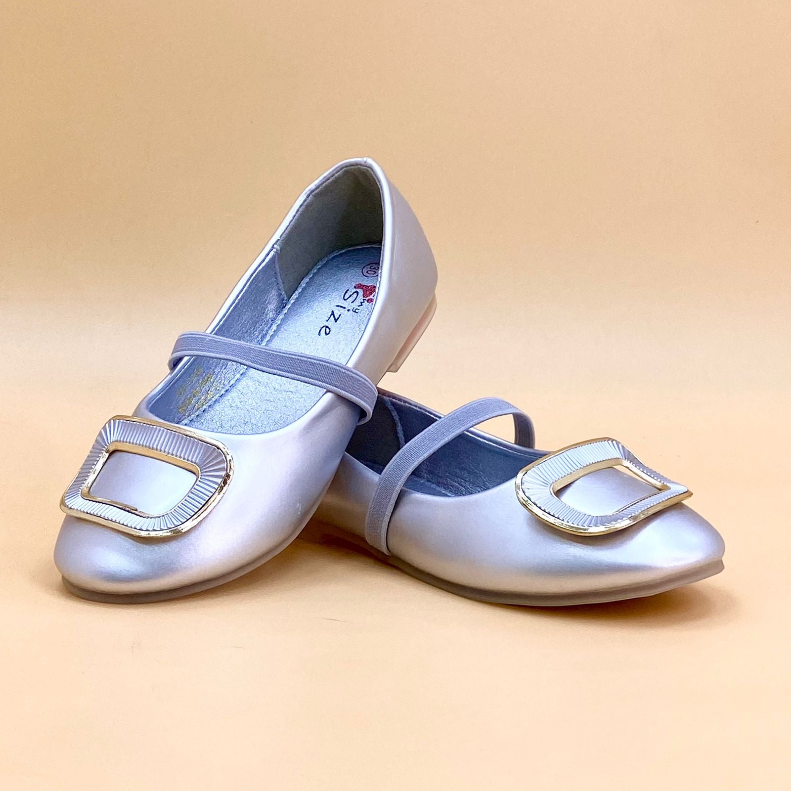 NEW , KIDS SHOES SIZE FROM 25 TO 36 K53