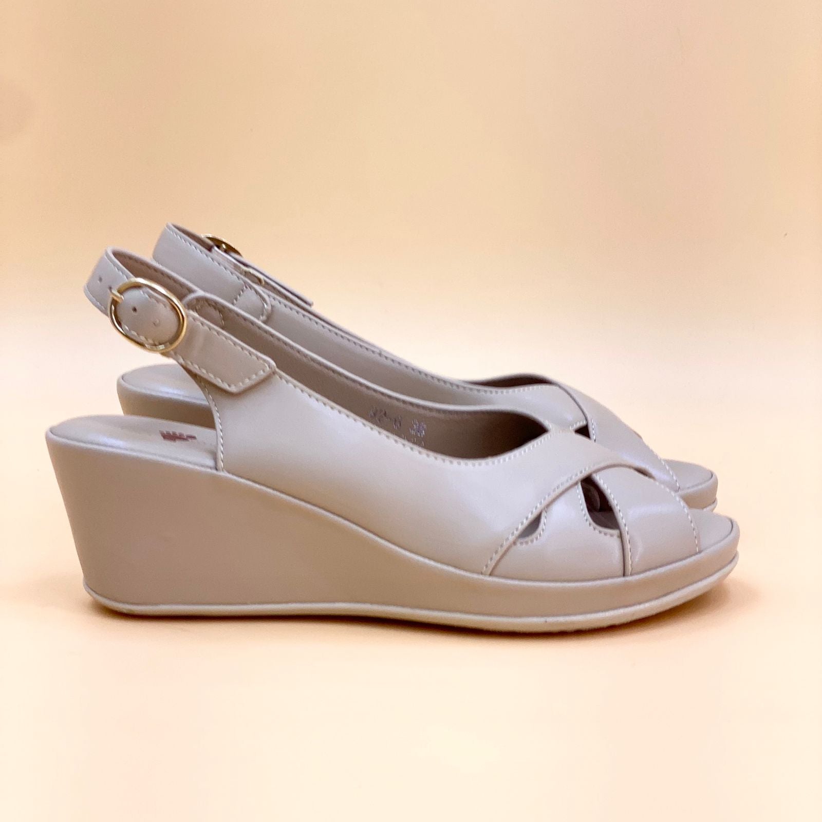 NEW , WOMEN SHOES HEELS W98