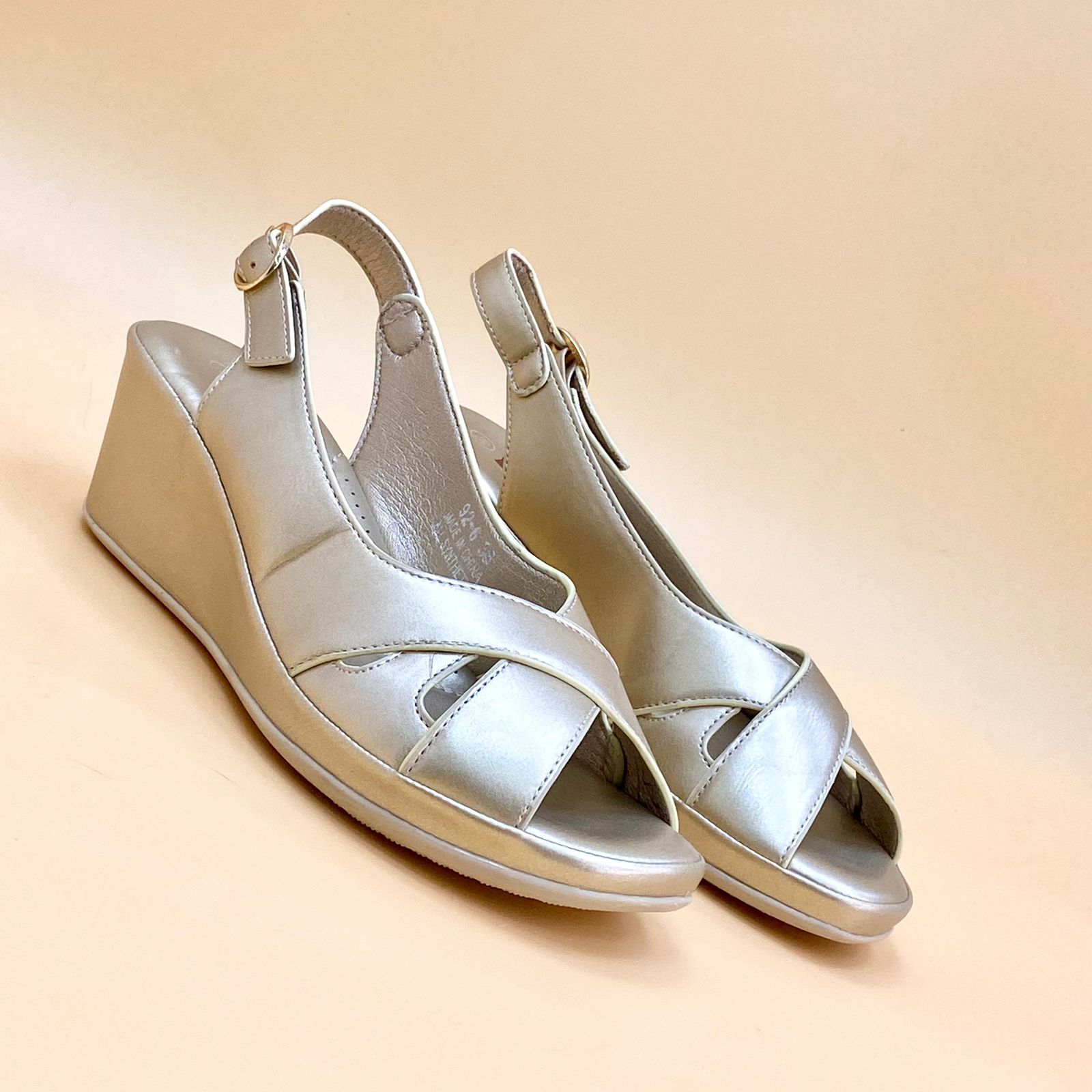 NEW , WOMEN SHOES HEELS W98