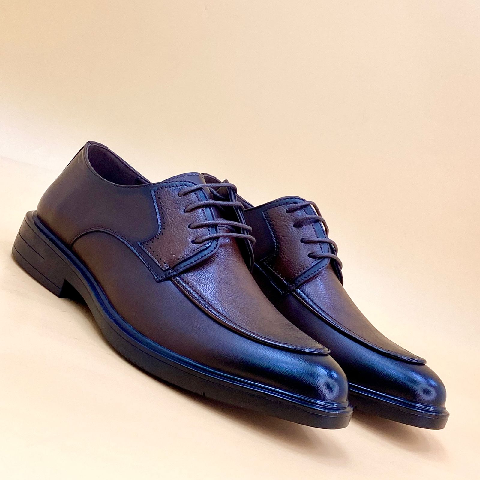 NEW , MEN SHOES M913 , MADE IN CHINA