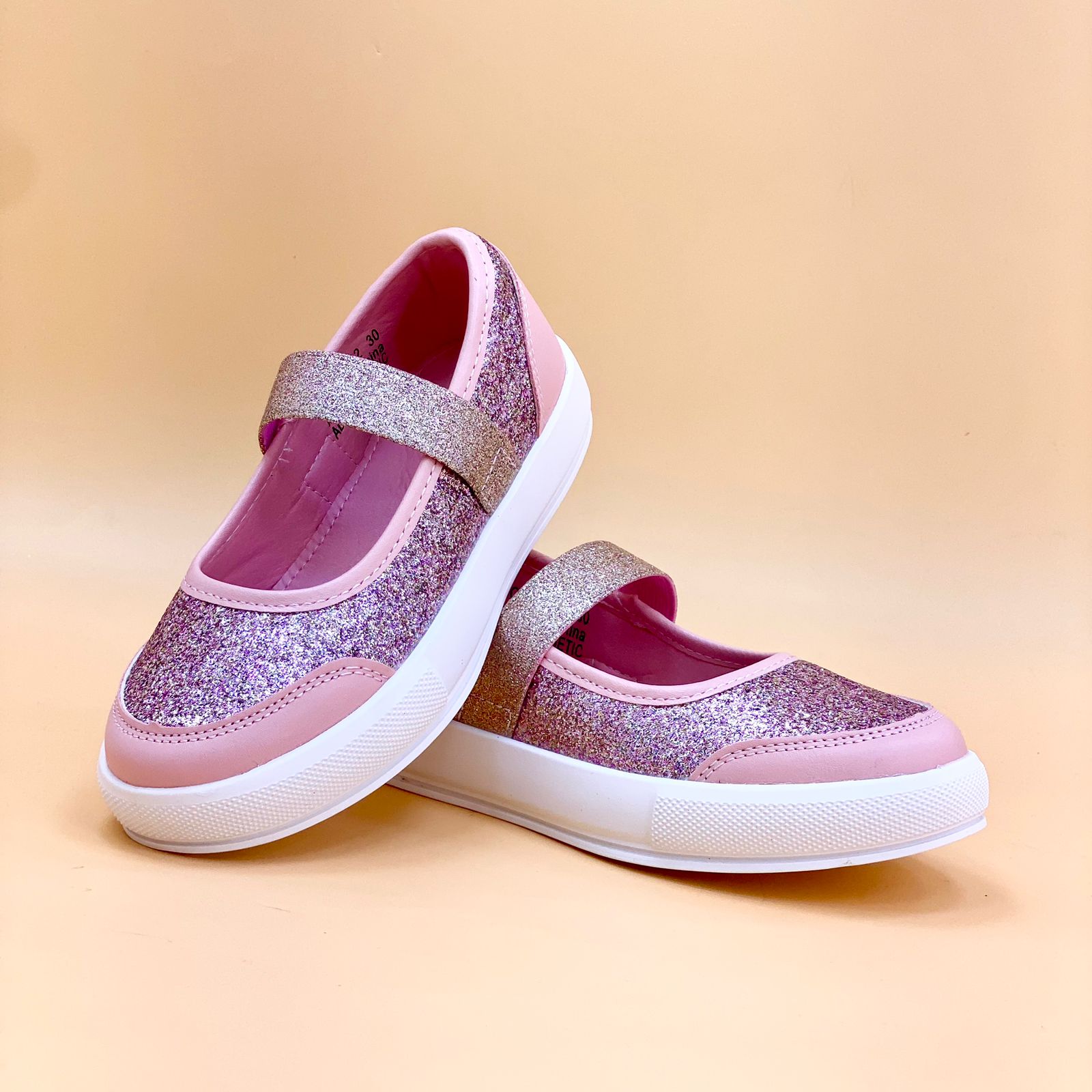 NEW , KIDS SHOES SIZE FROM 20 TO 37 K97