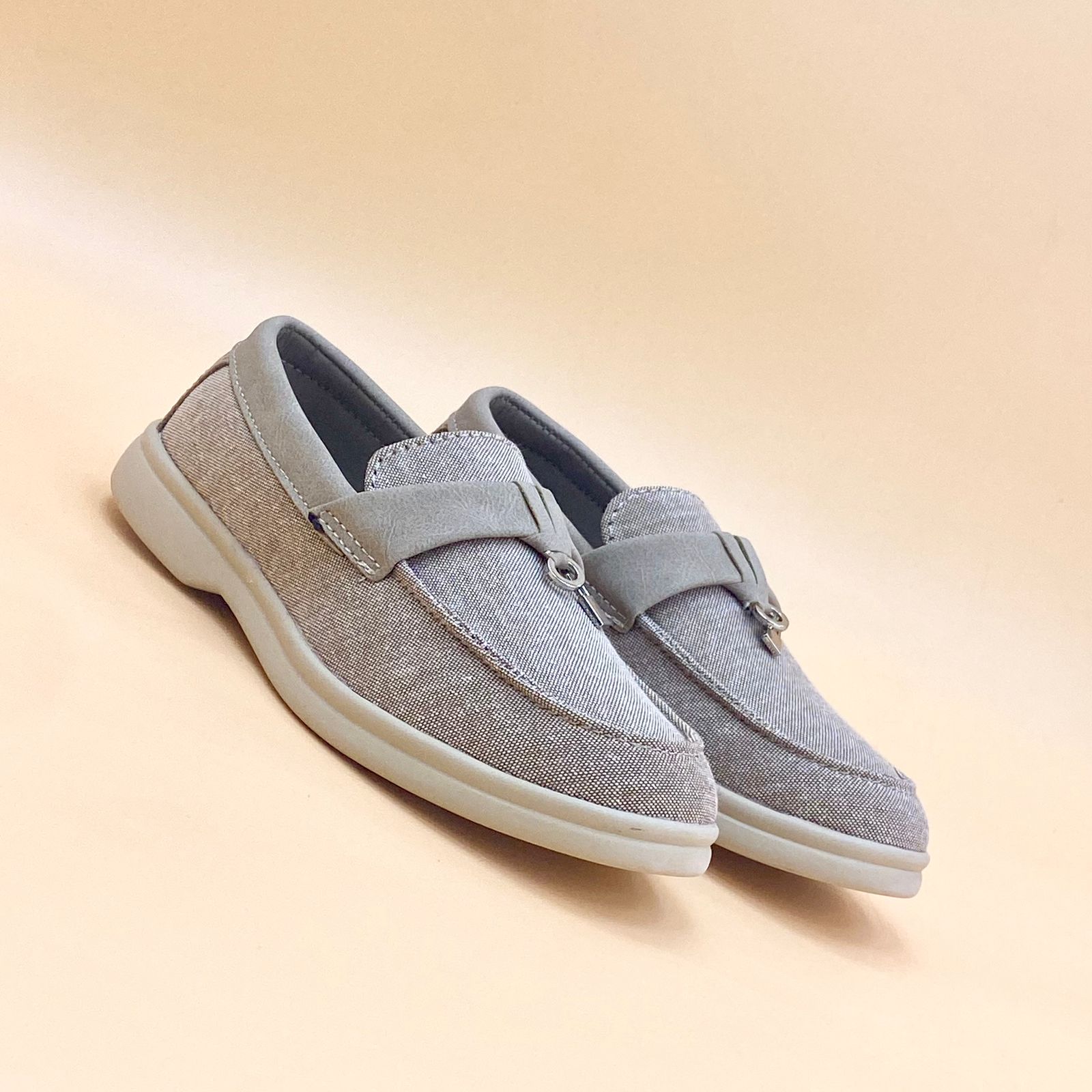 NEW , KIDS SHOES SIZE FROM 25 TO 36 K71