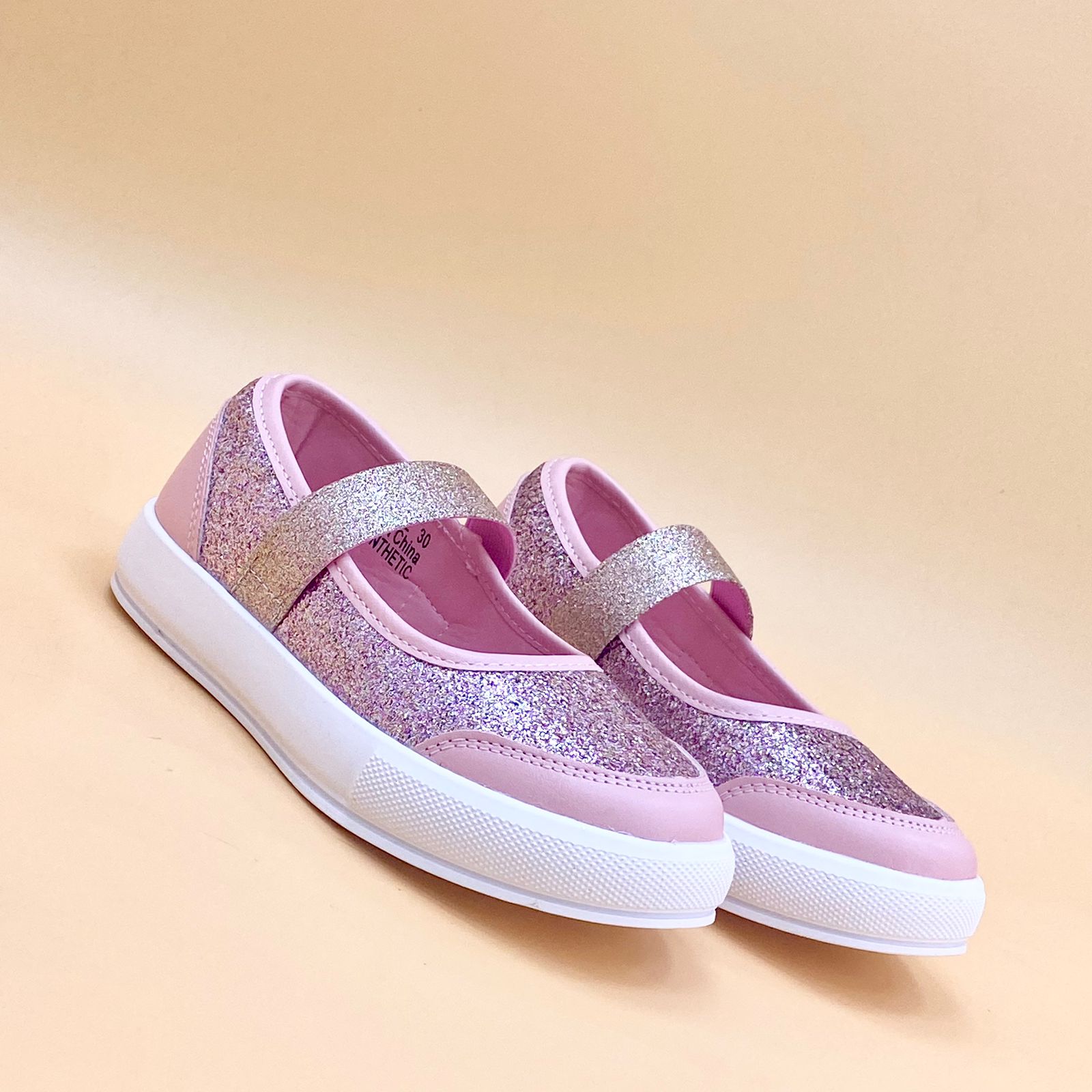 NEW , KIDS SHOES SIZE FROM 20 TO 37 K97