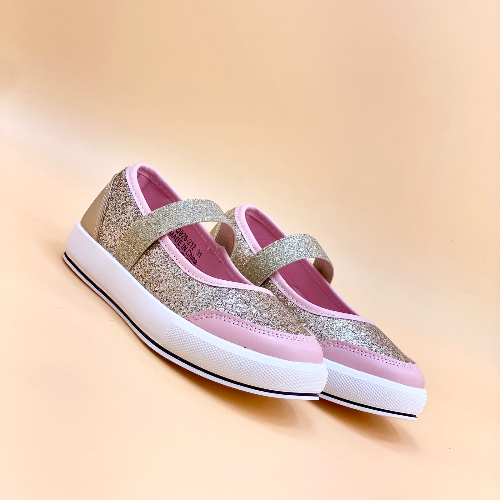 NEW , KIDS SHOES SIZE FROM 20 TO 37 K97