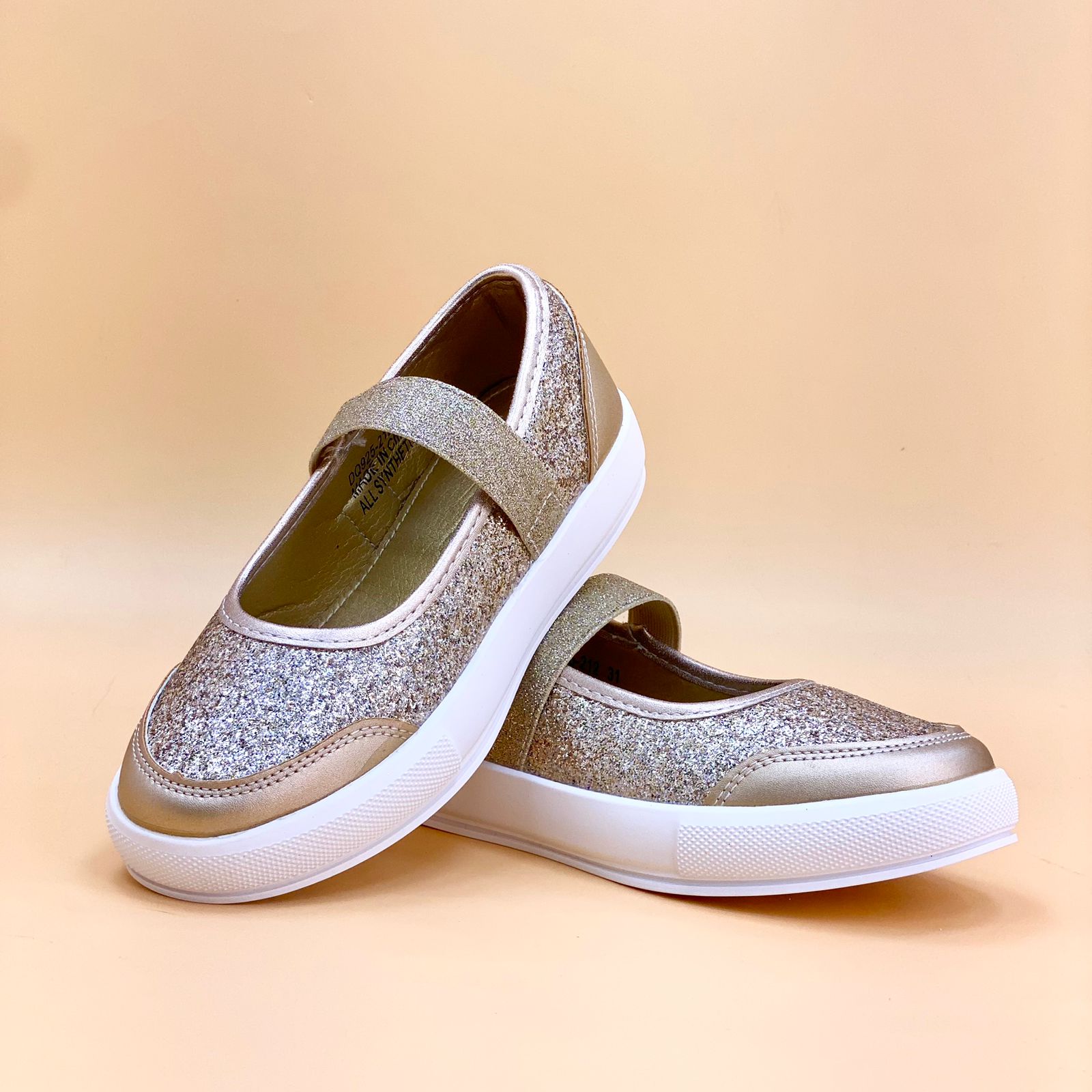NEW , KIDS SHOES SIZE FROM 20 TO 37 K97