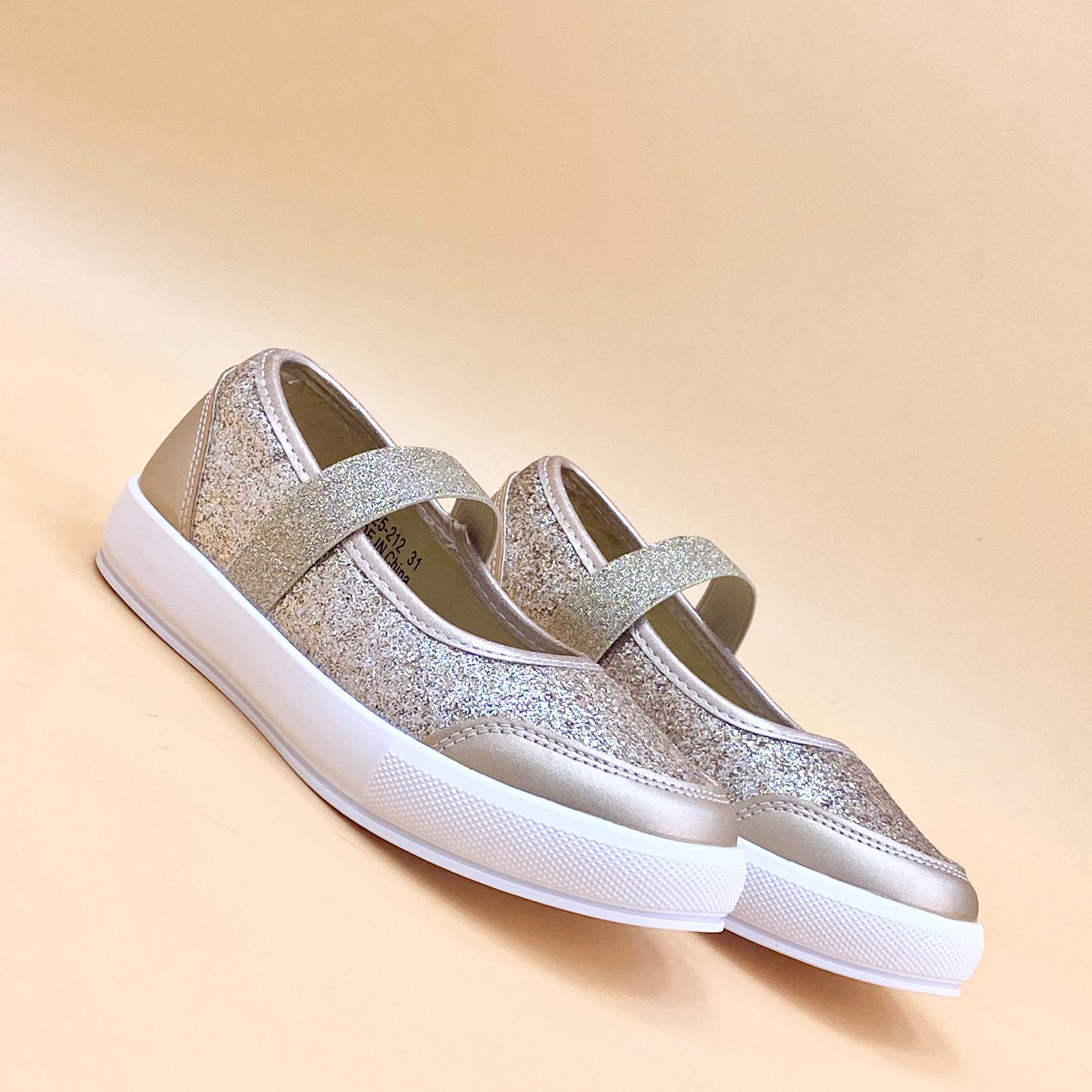 NEW , KIDS SHOES SIZE FROM 20 TO 37 K97