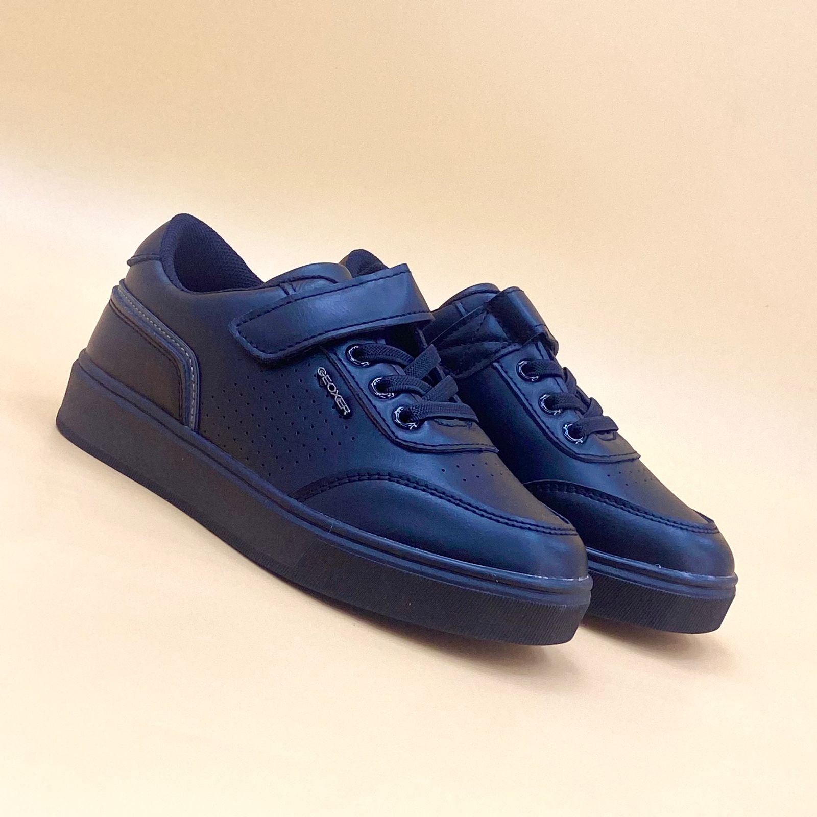 NEW , KIDS SHOES SIZE FROM 25 TO 36 K73