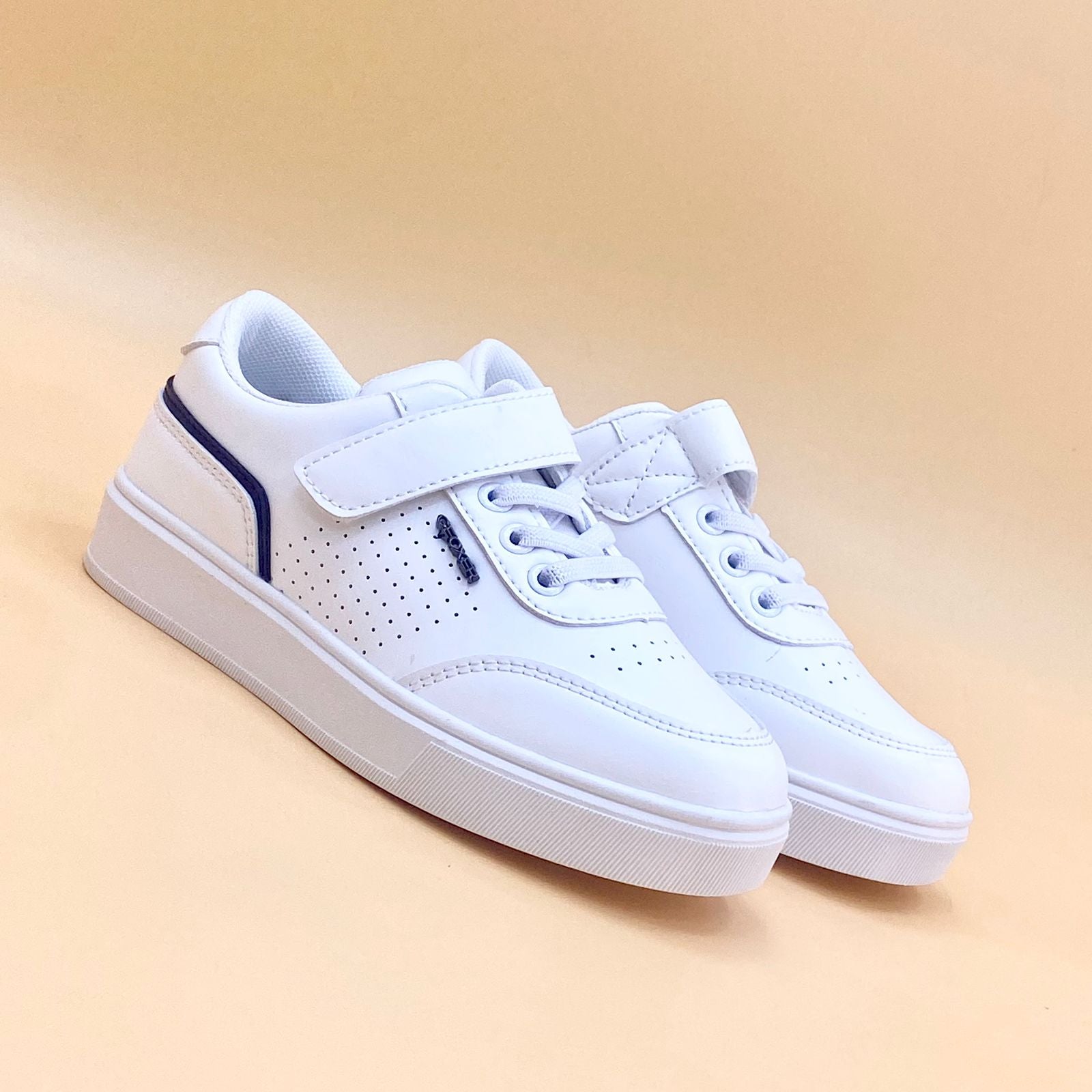 NEW , KIDS SHOES SIZE FROM 25 TO 36 K73
