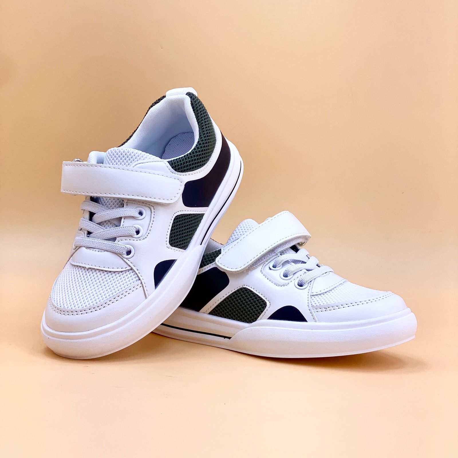 NEW , KIDS SHOES SIZE FROM 26 TO 37 K72