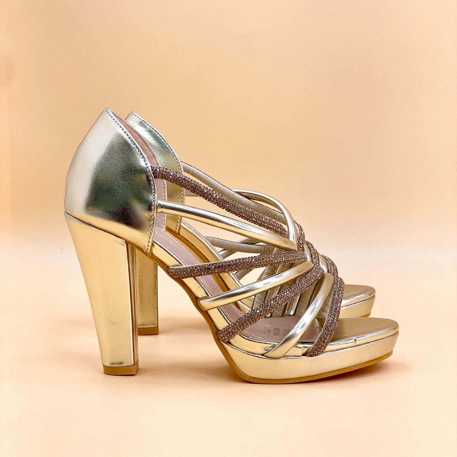 NEW , WOMEN SHOES HEELS W110