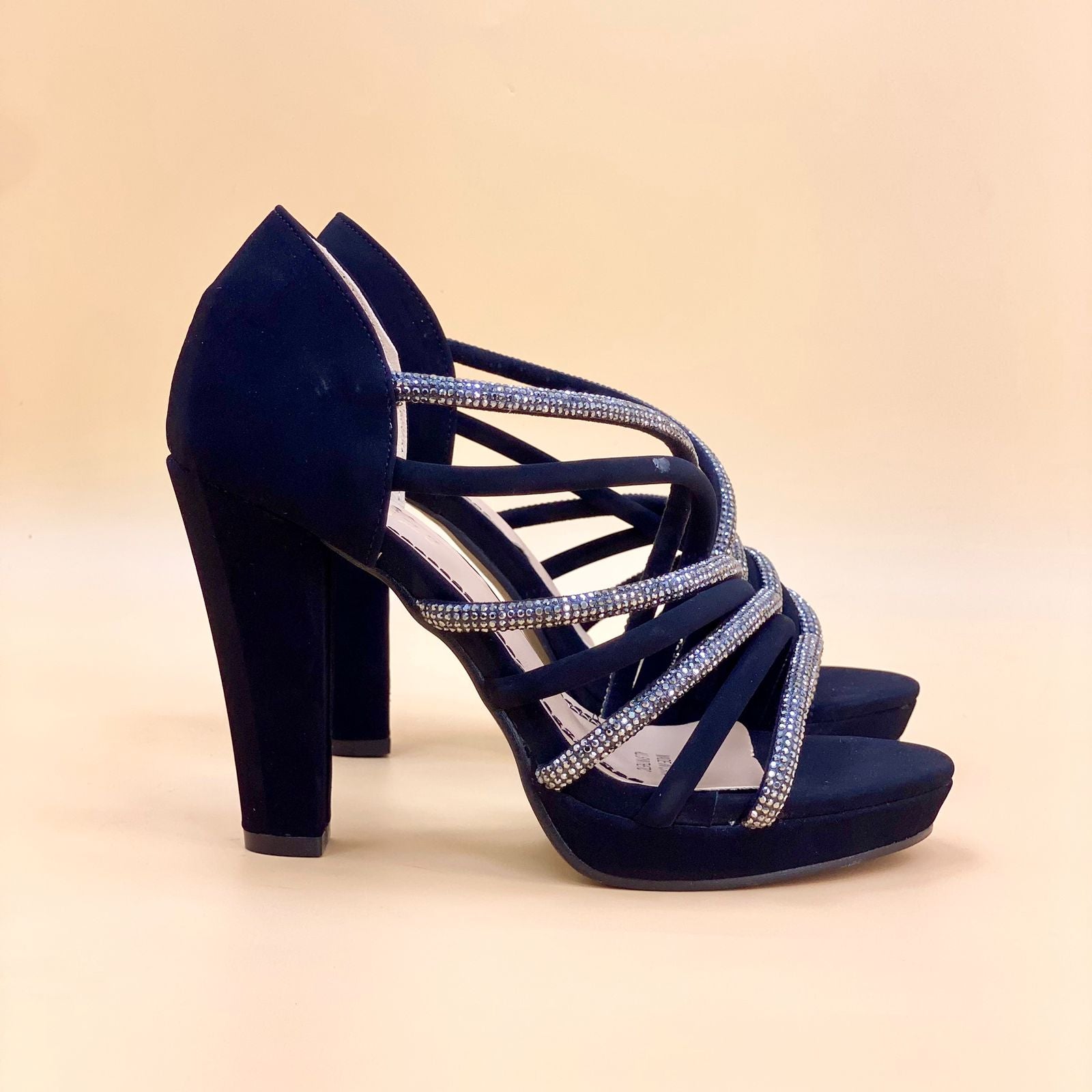 NEW , WOMEN SHOES HEELS W110
