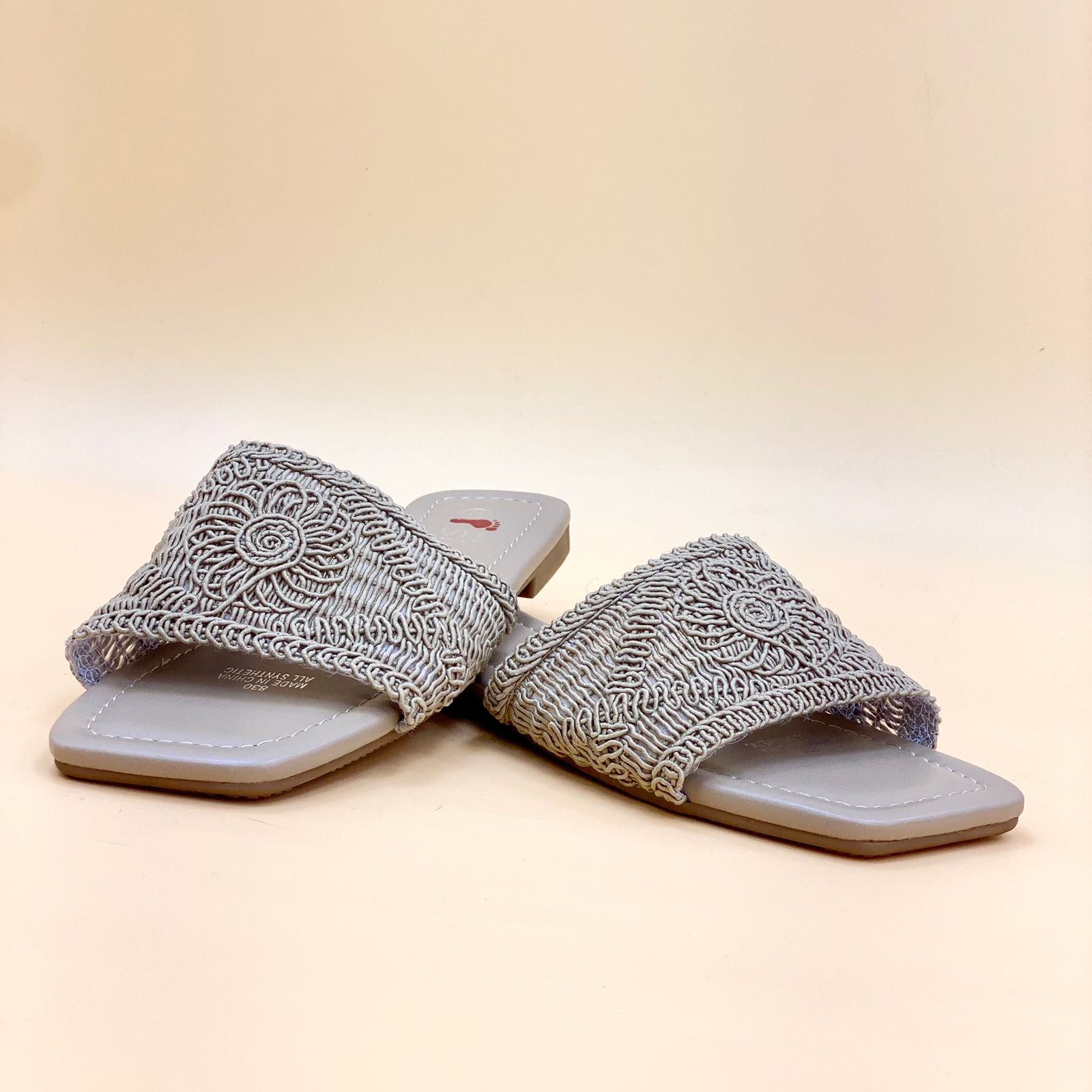 NEW , WOMEN SLIPPERS S6