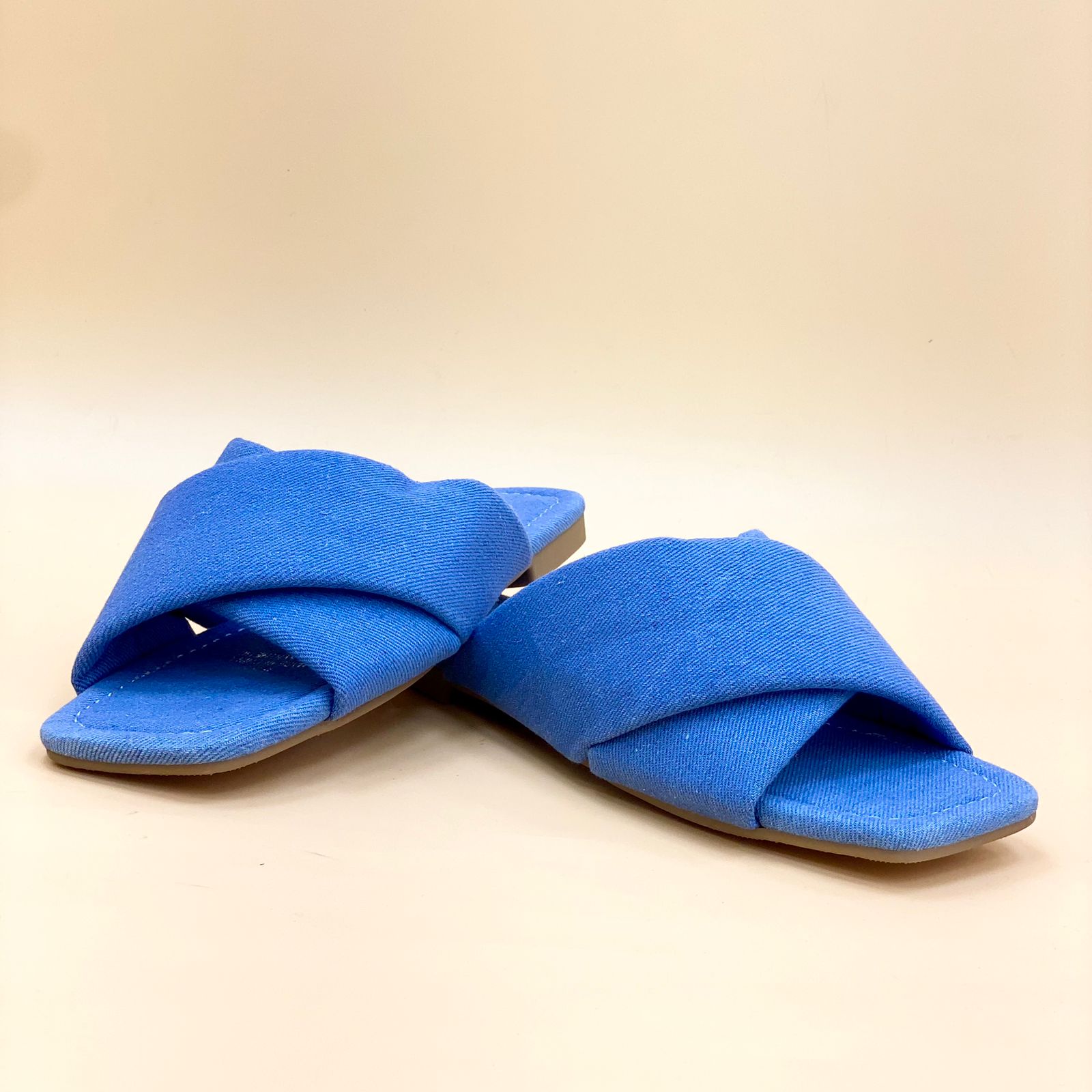 NEW , WOMEN SLIPPERS S8