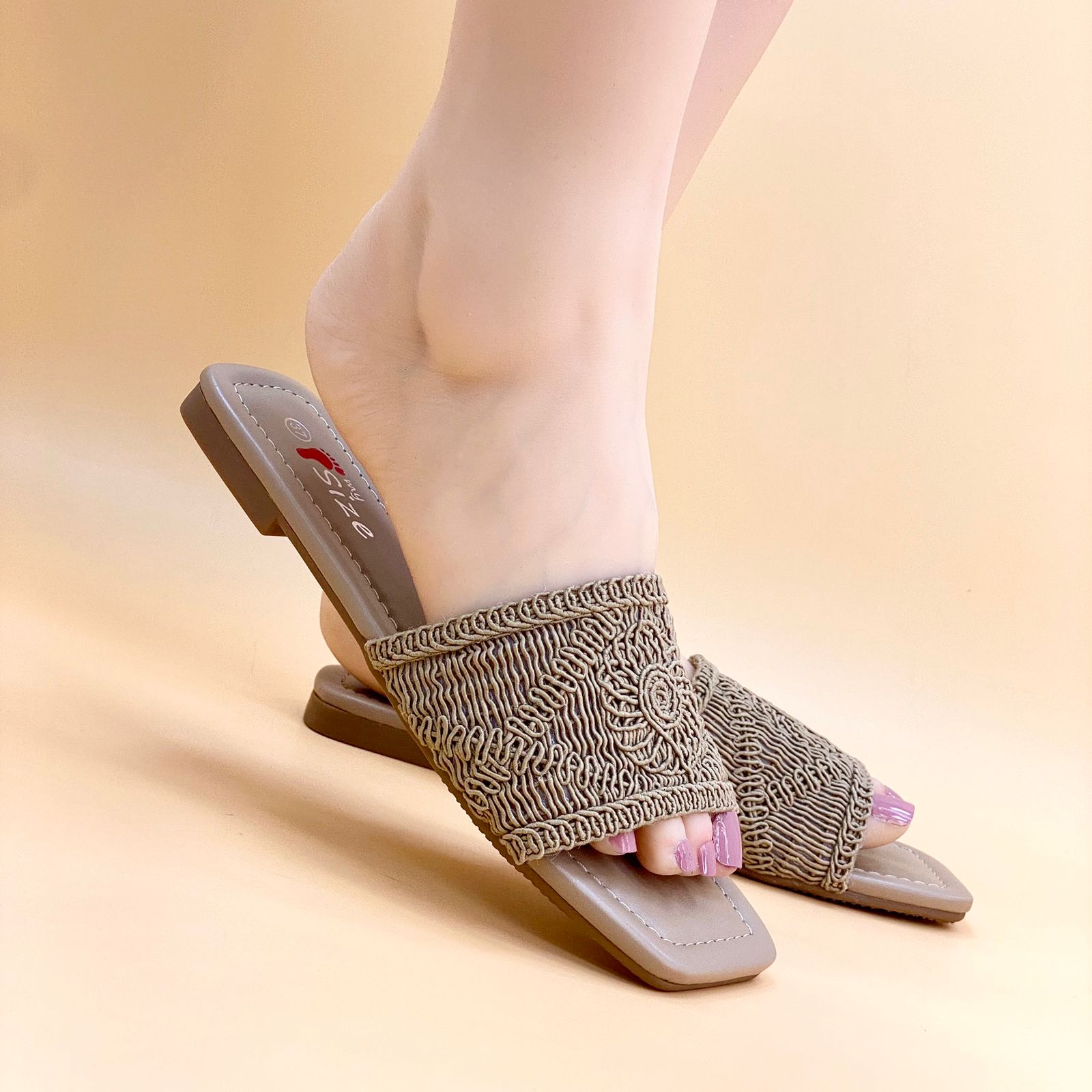 NEW , WOMEN SLIPPERS S6