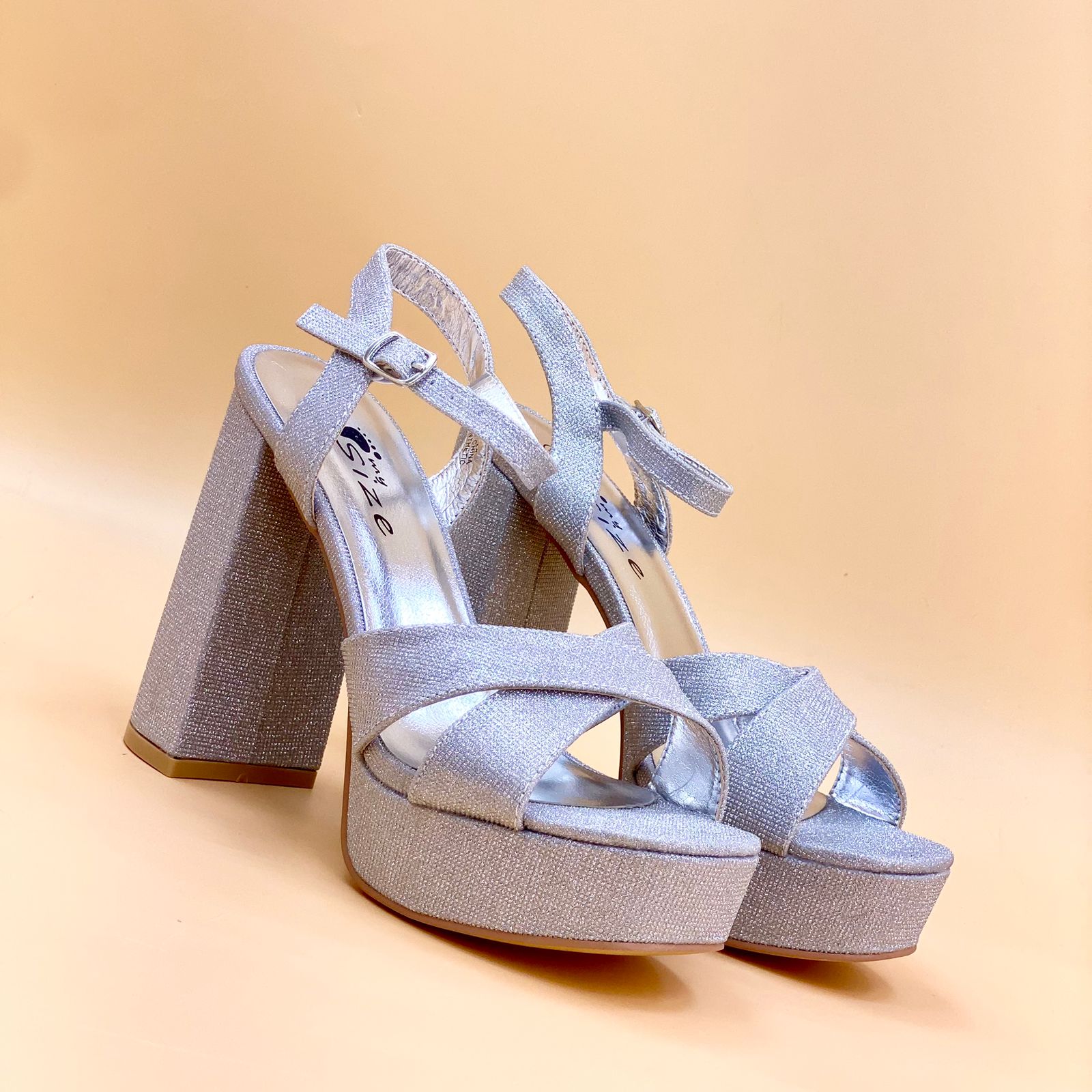 NEW , WOMEN SANDAL W493