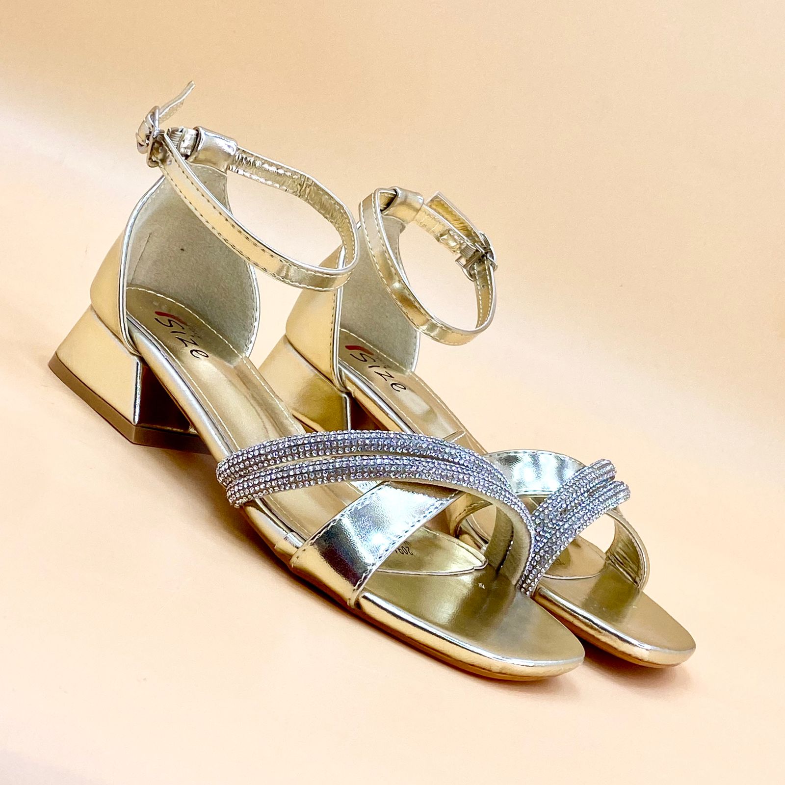 NEW , WOMEN SANDAL W532