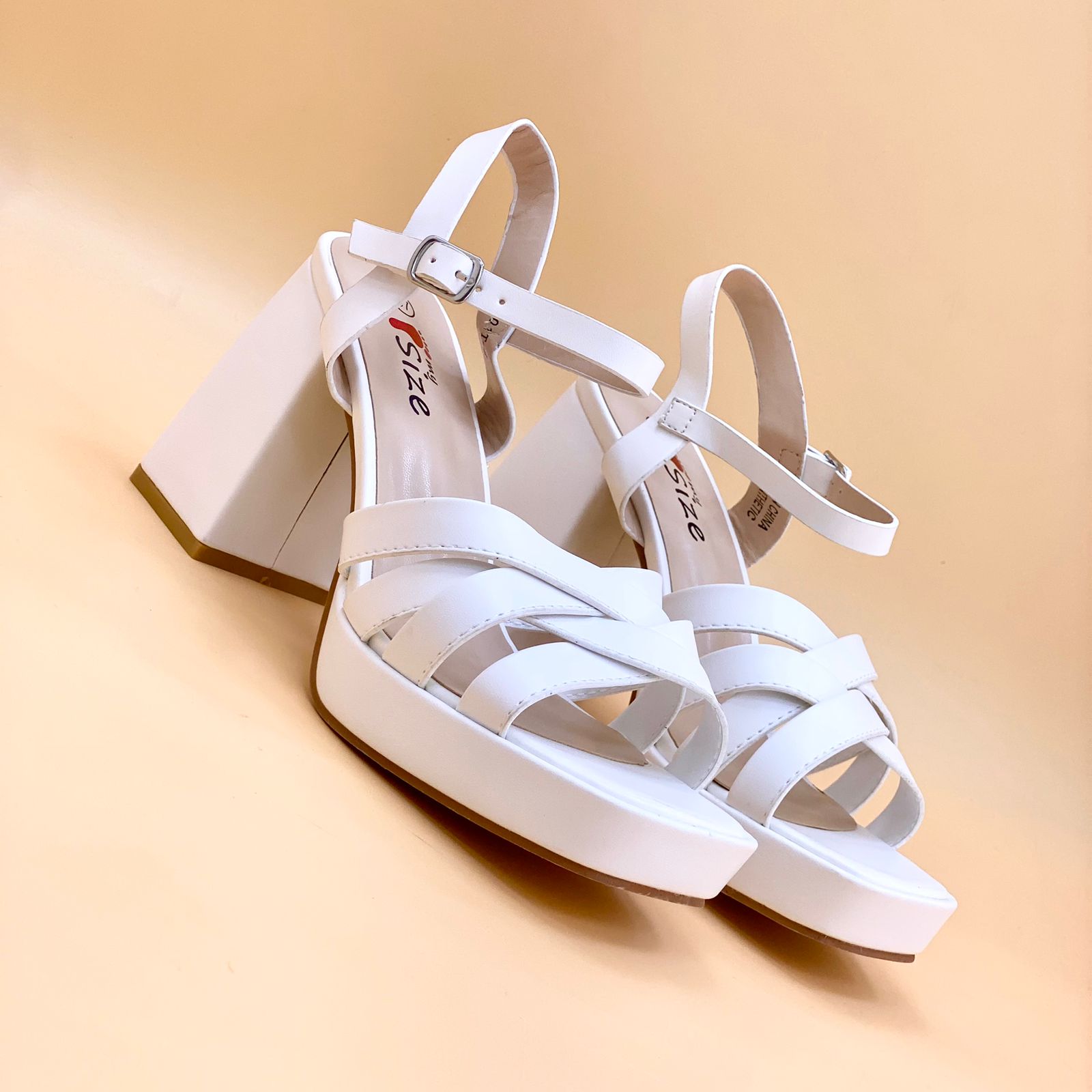 NEW , WOMEN SANDAL W461