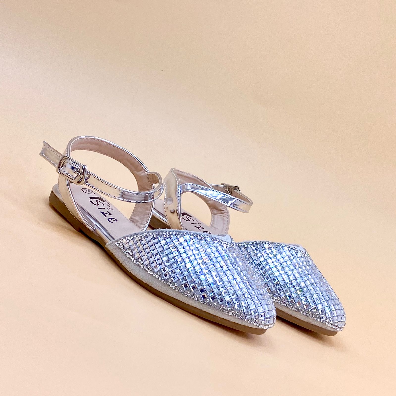 NEW , KIDS SHOES SIZE FROM 25 TO 36 K86