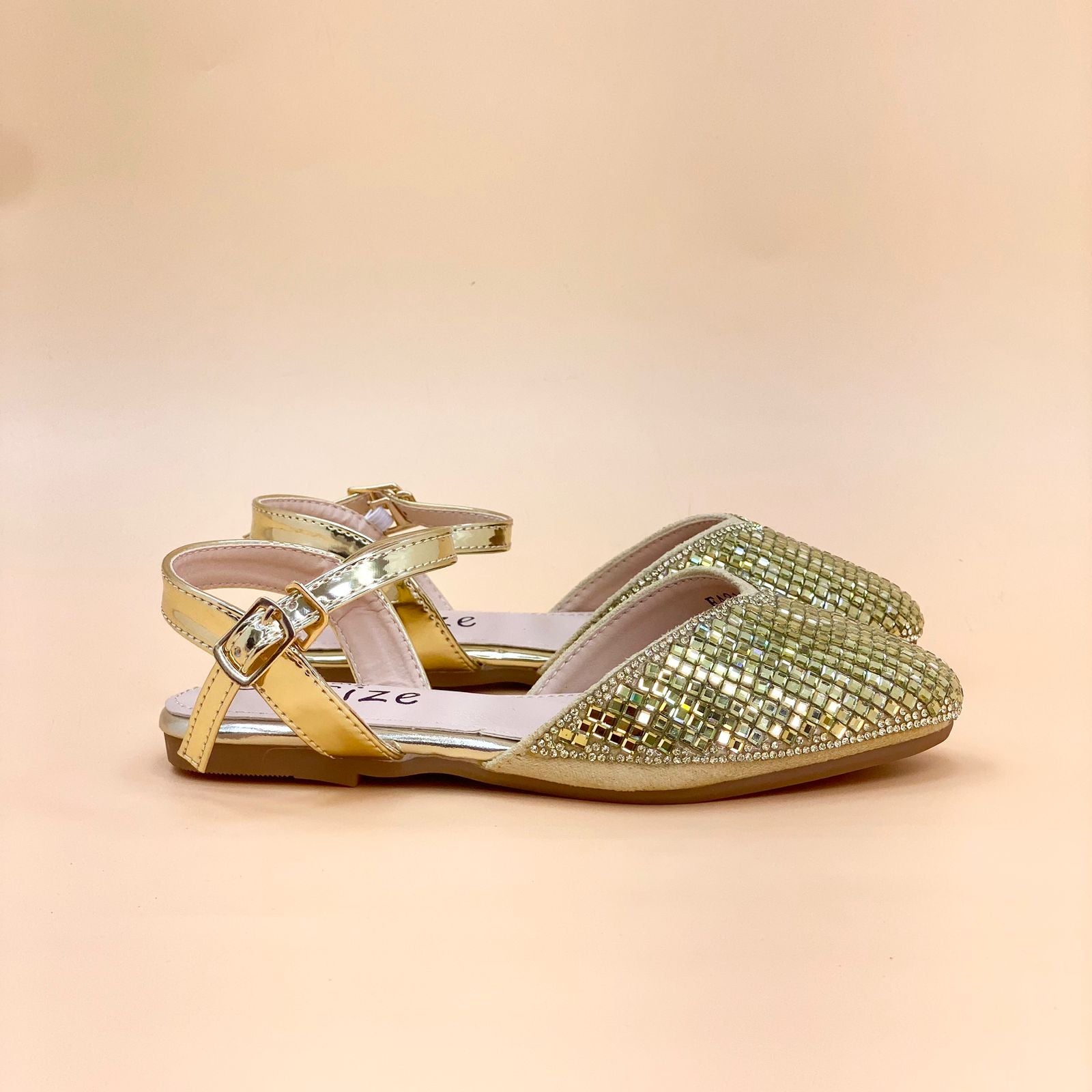 NEW , KIDS SHOES SIZE FROM 25 TO 36 K86