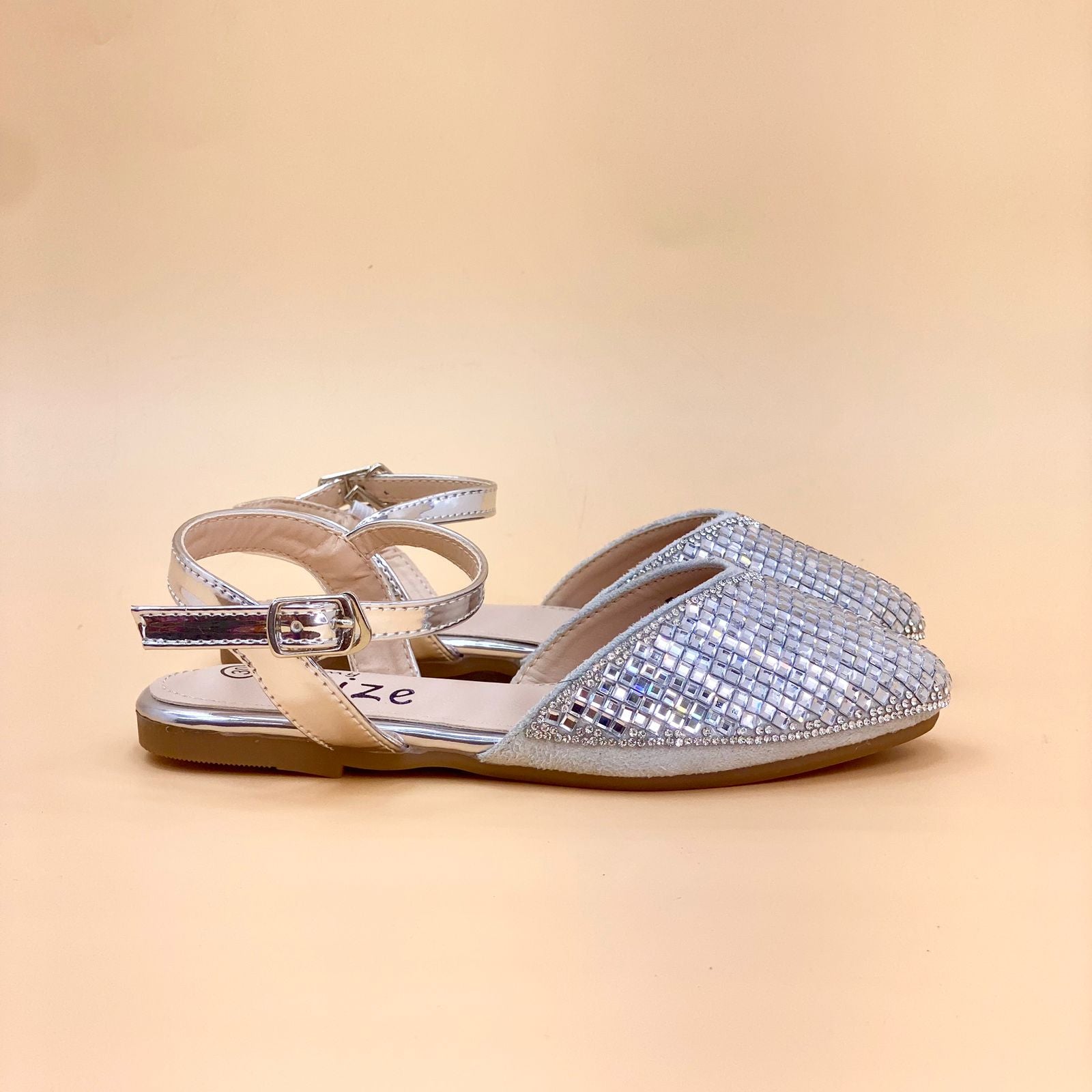 NEW , KIDS SHOES SIZE FROM 25 TO 36 K86