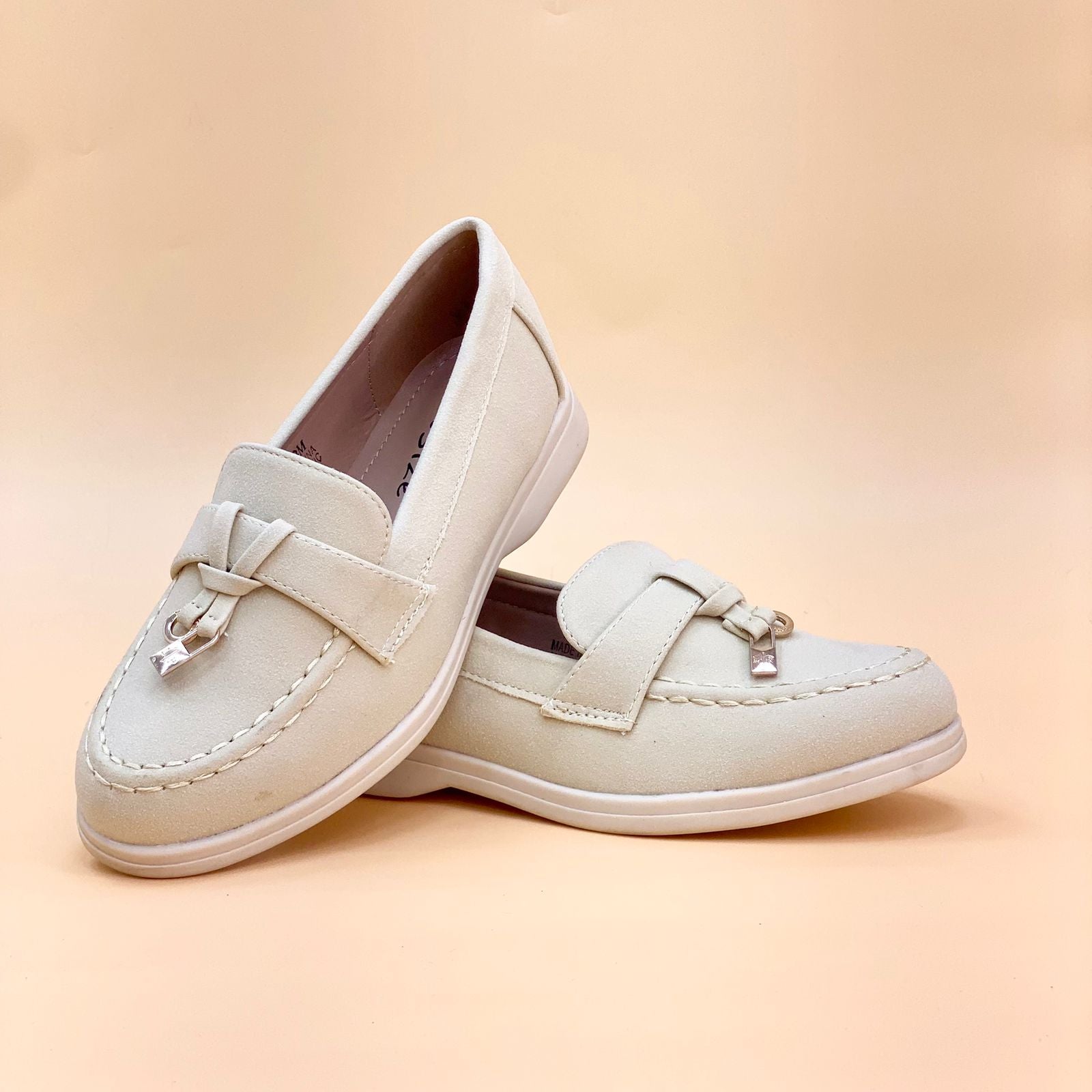 NEW , KIDS SHOES SIZE FROM 25 TO 36 K85