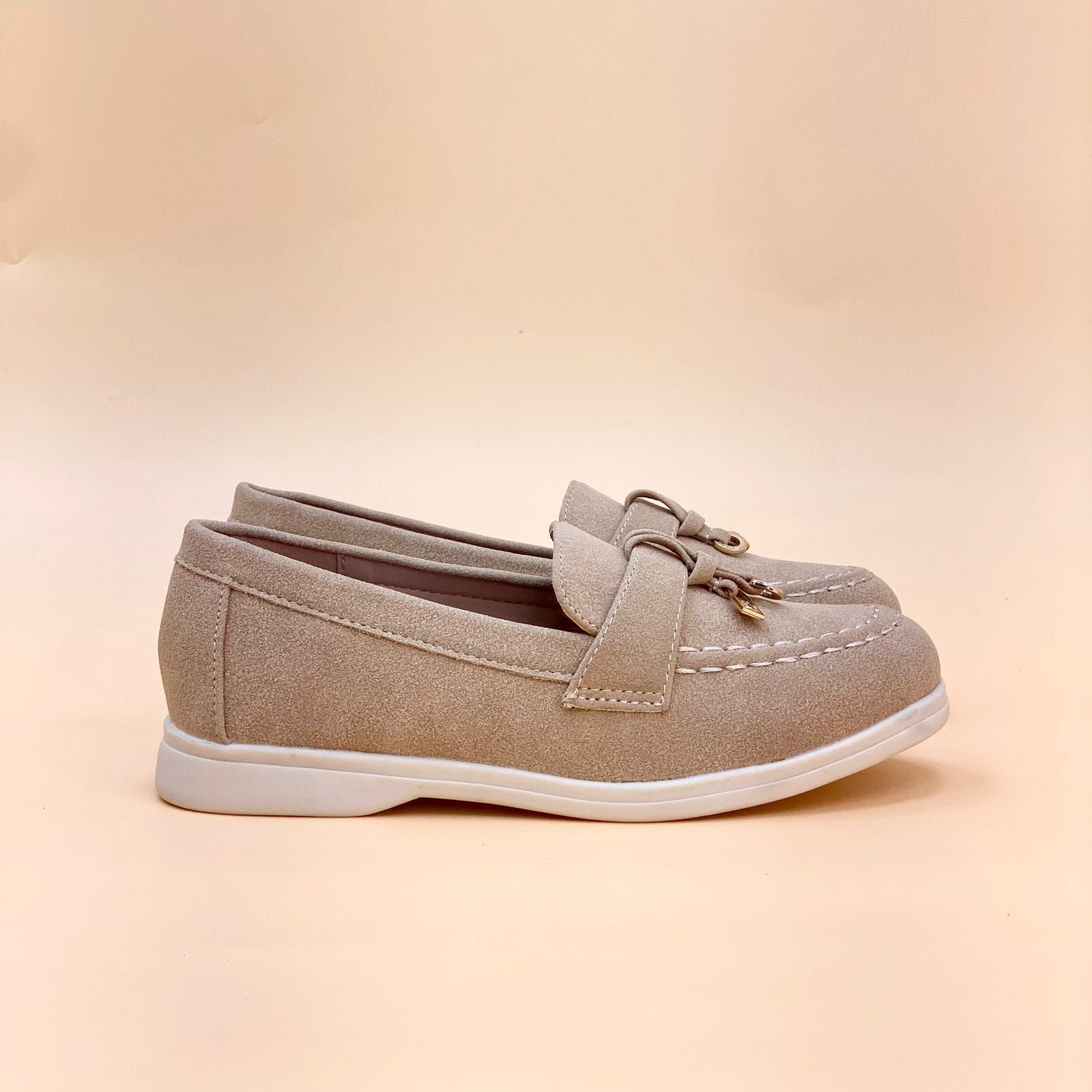 NEW , KIDS SHOES SIZE FROM 25 TO 36 K85