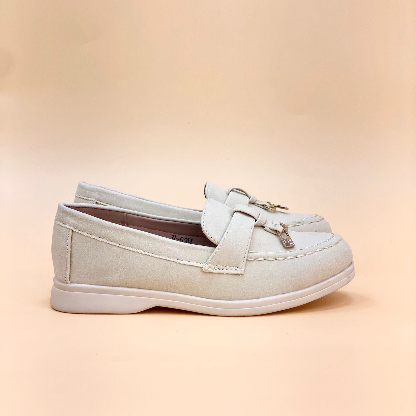 NEW , KIDS SHOES SIZE FROM 25 TO 36 K85