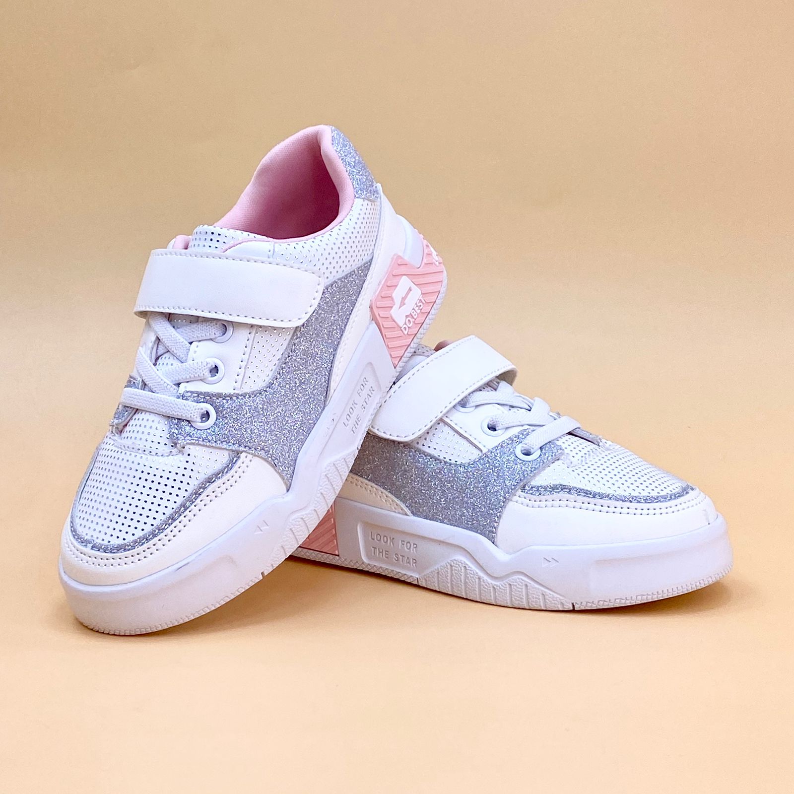 NEW , KIDS SHOES SIZE FROM 20 TO 37 K88