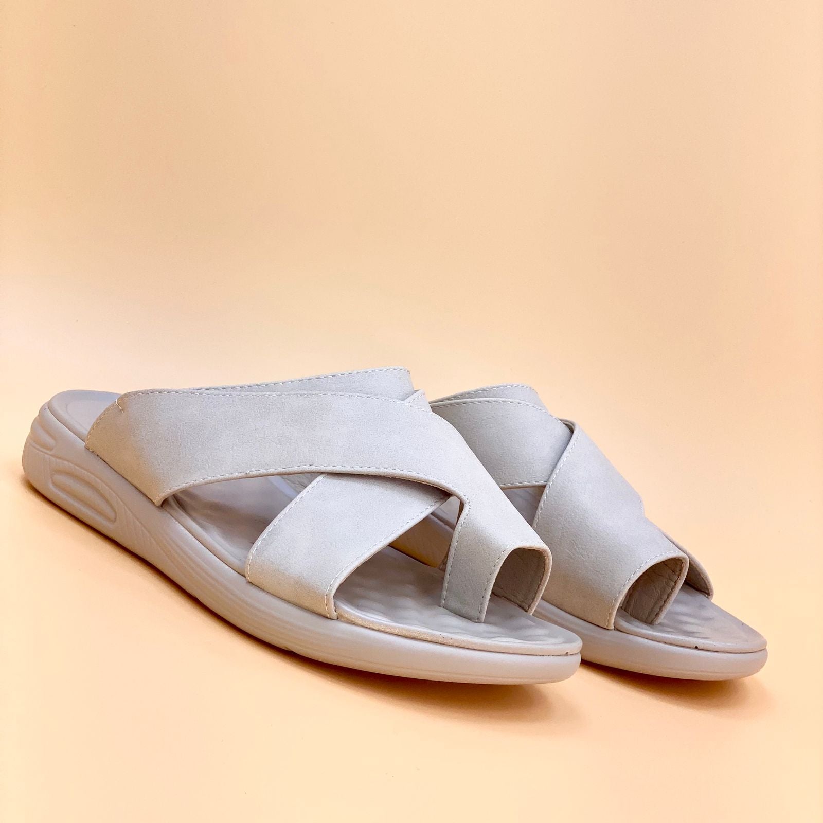NEW , MEN SLIPPER M700