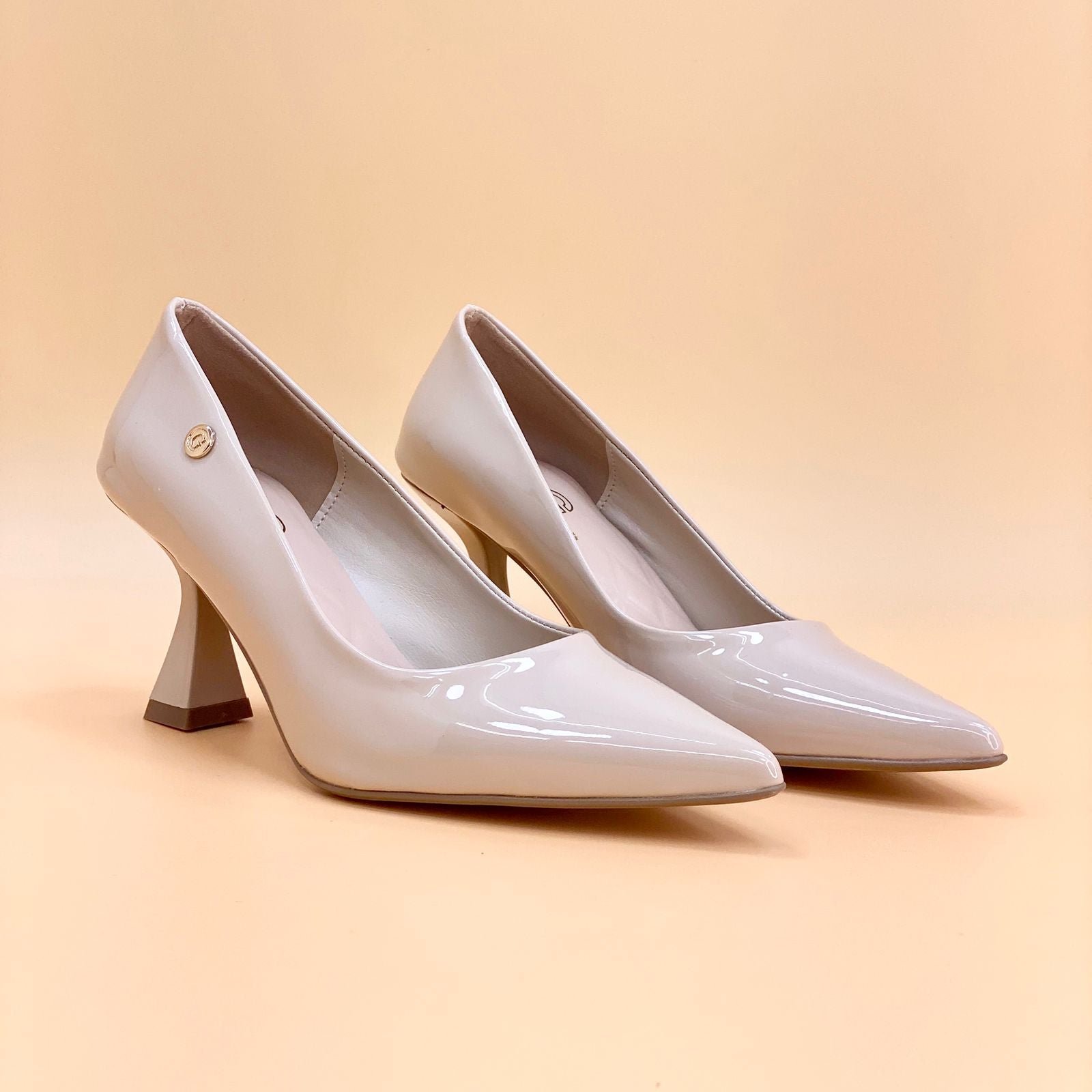 NEW , WOMEN SHOES HEELS W448
