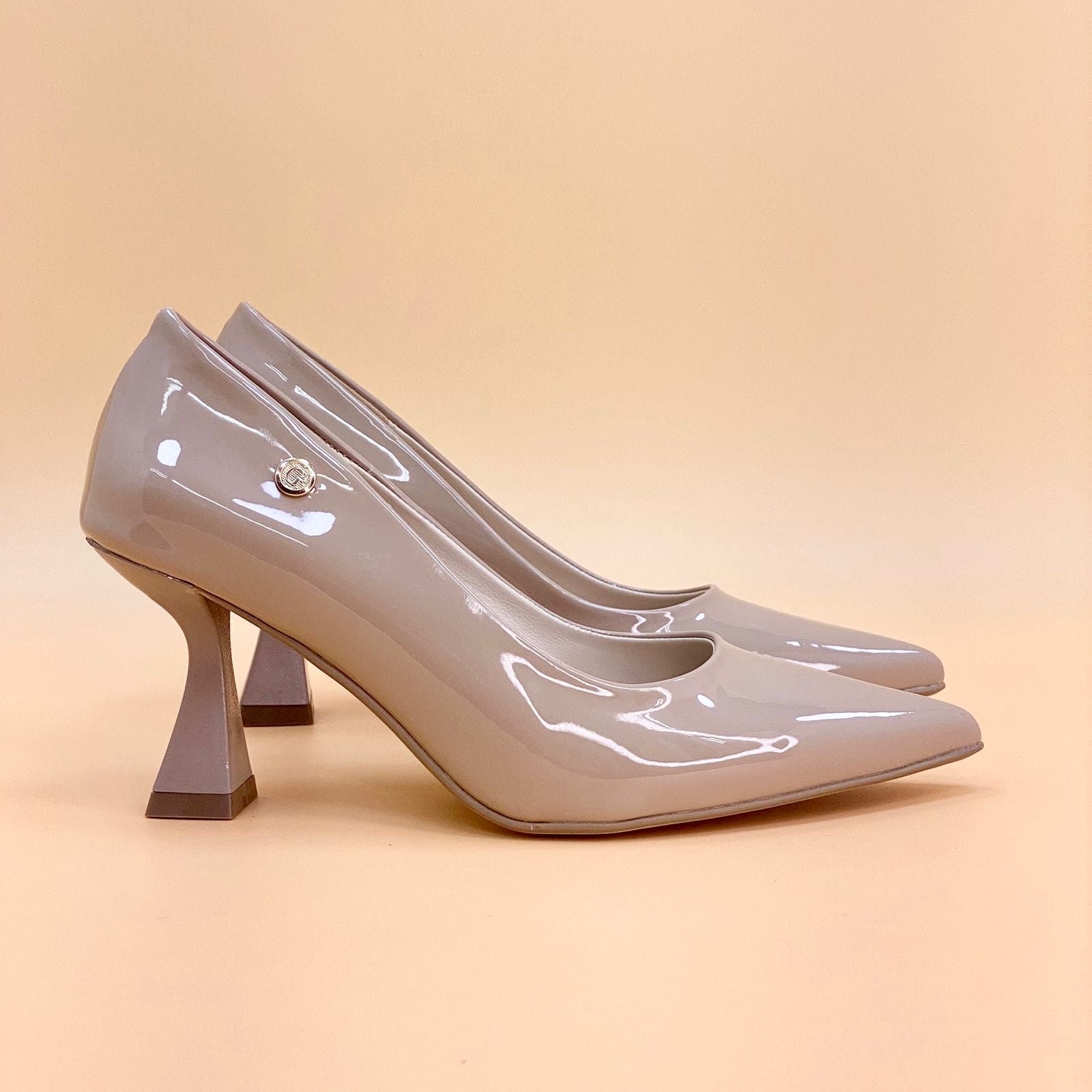 NEW , WOMEN SHOES HEELS W448