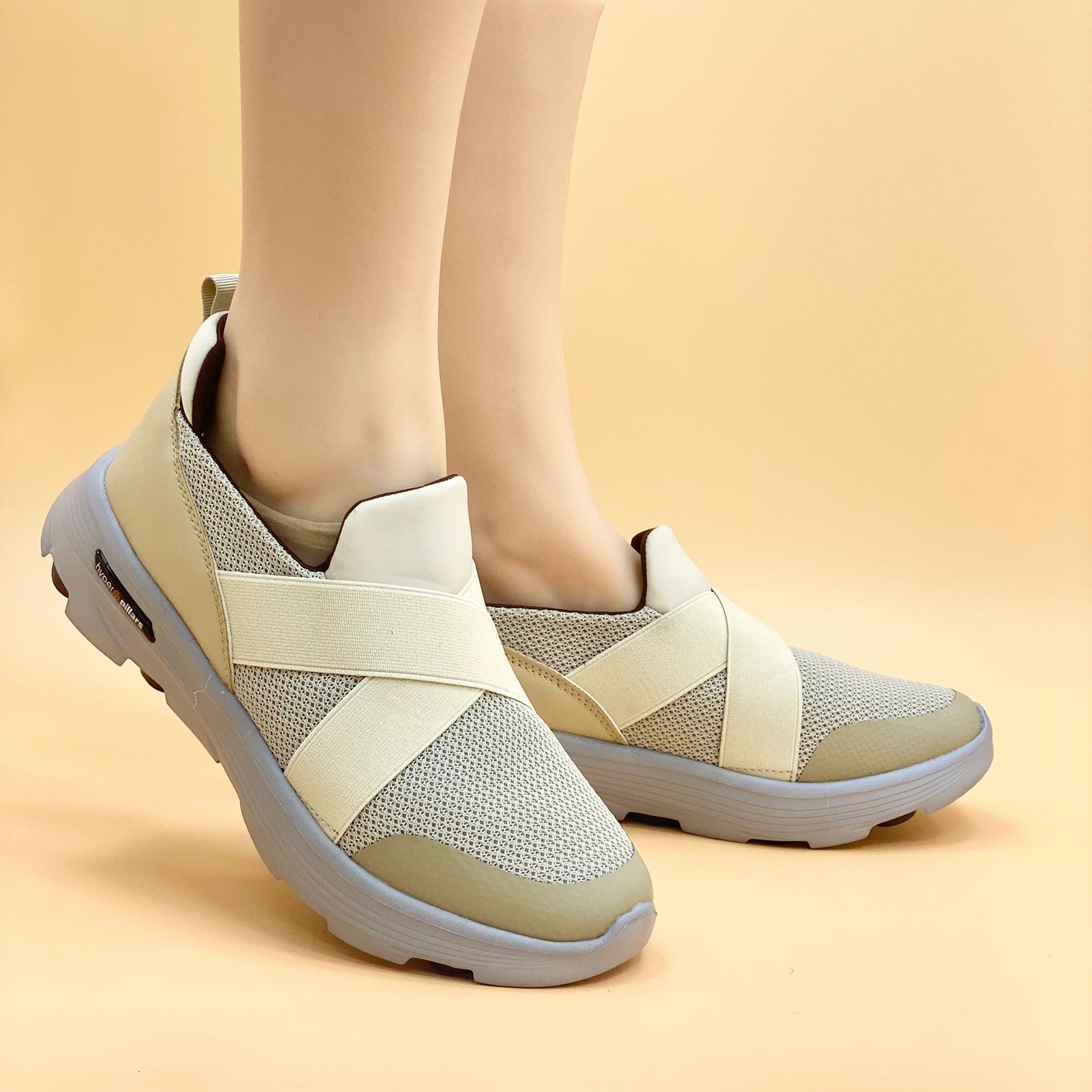 NEW , WOMEN FLAT SHOES W486