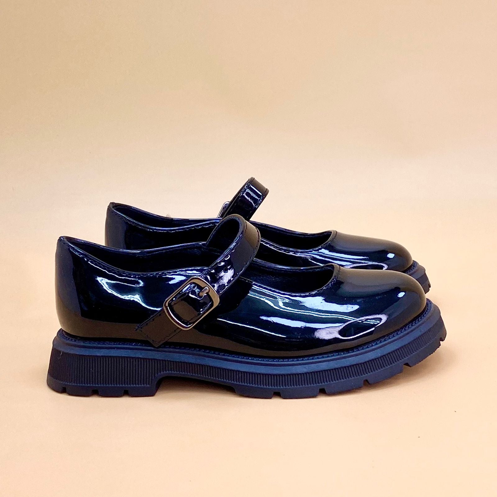 NEW , KIDS SHOES SIZE FROM 25 TO 36 K103