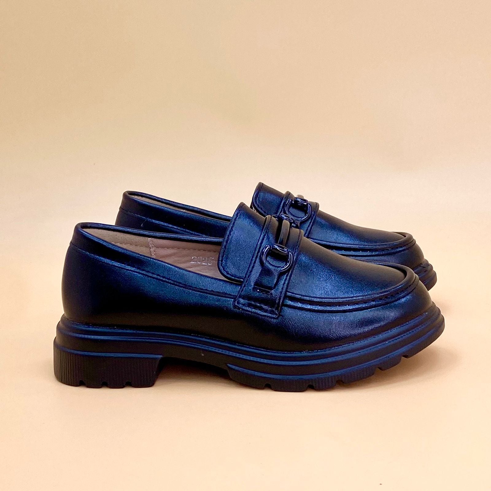 NEW , KIDS SHOES SIZE FROM 25 TO 36 K100