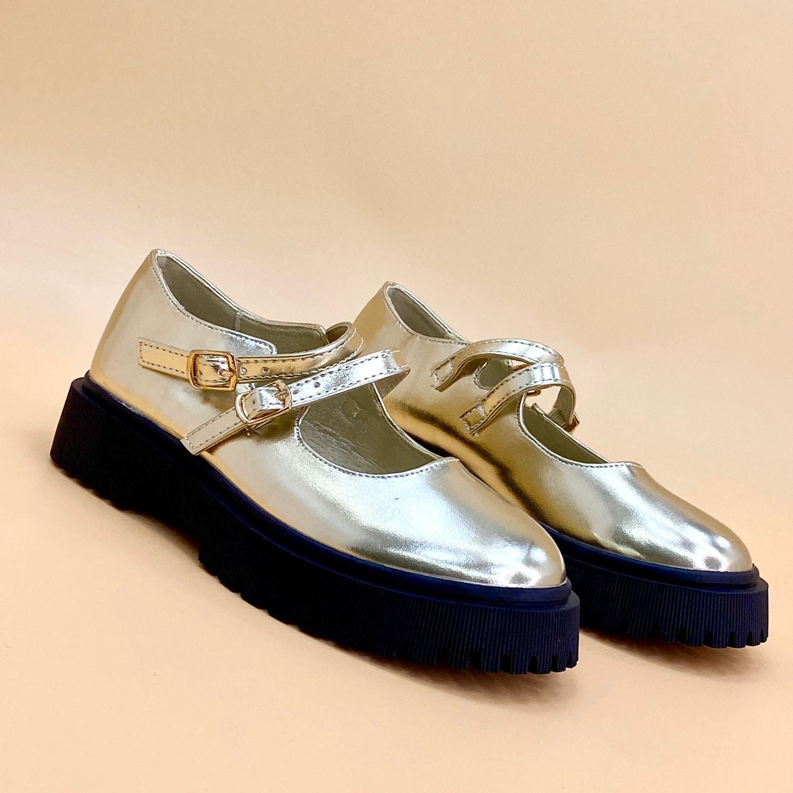 NEW , KIDS SHOES SIZE FROM 31 TO 36 K101